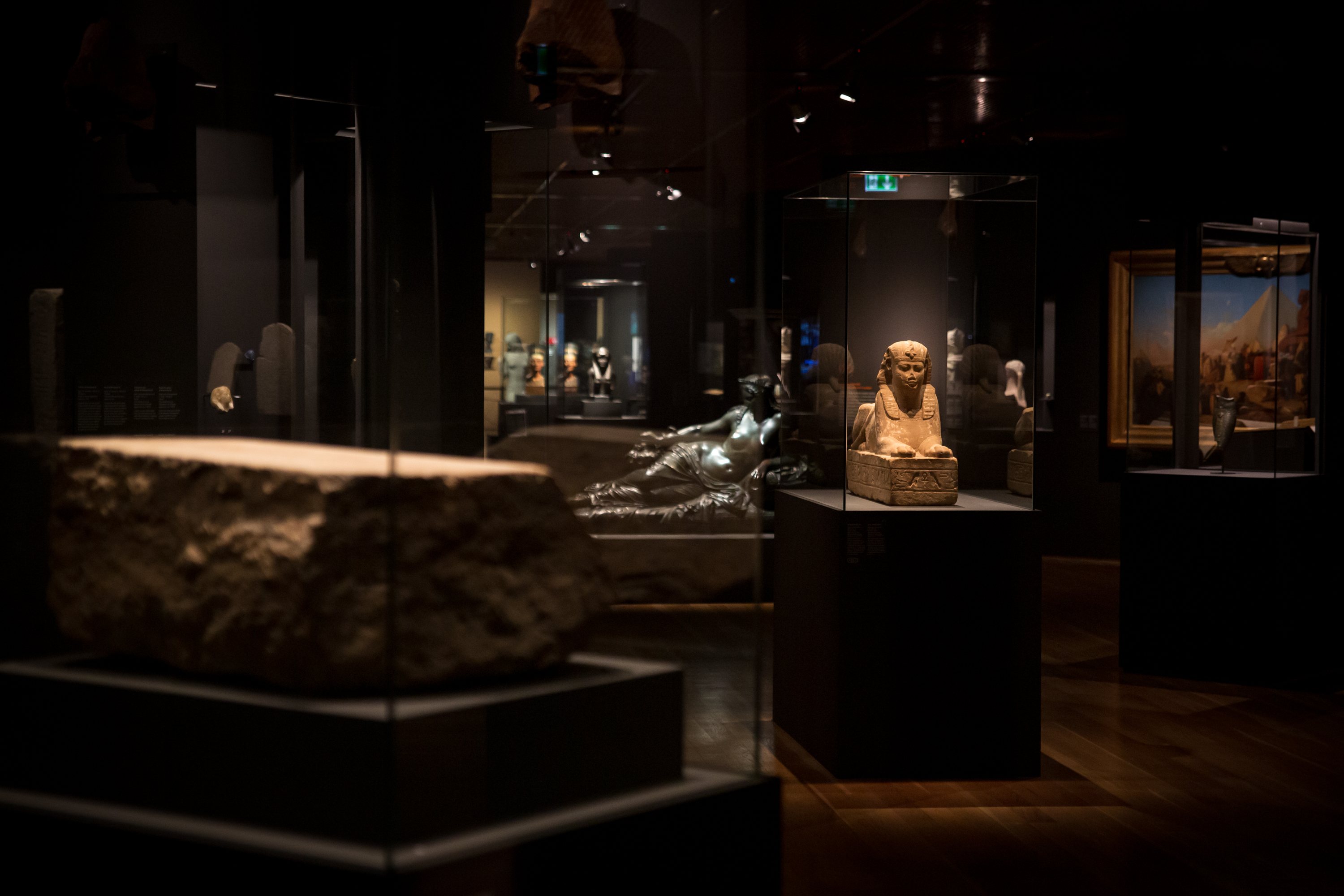 A exposição Superstar Pharaohs, no Museu Calouste Gulbenkian, expõe a figura do faraó e o papel que este desempenhava no Antigo Egipto, acompanhando a evolução do seu simbolismo pela história do mundo. A exposição estará aberta ao público de dia 25 de novembro de 2022, a 06 de março de 2023 no Museu Calouste Gulbenkian, em Lisboa. 22 de Novembro de 2022 Museu Calouste Gulbenkian, Lisboa TOMÁS SILVA/OBSERVADOR
