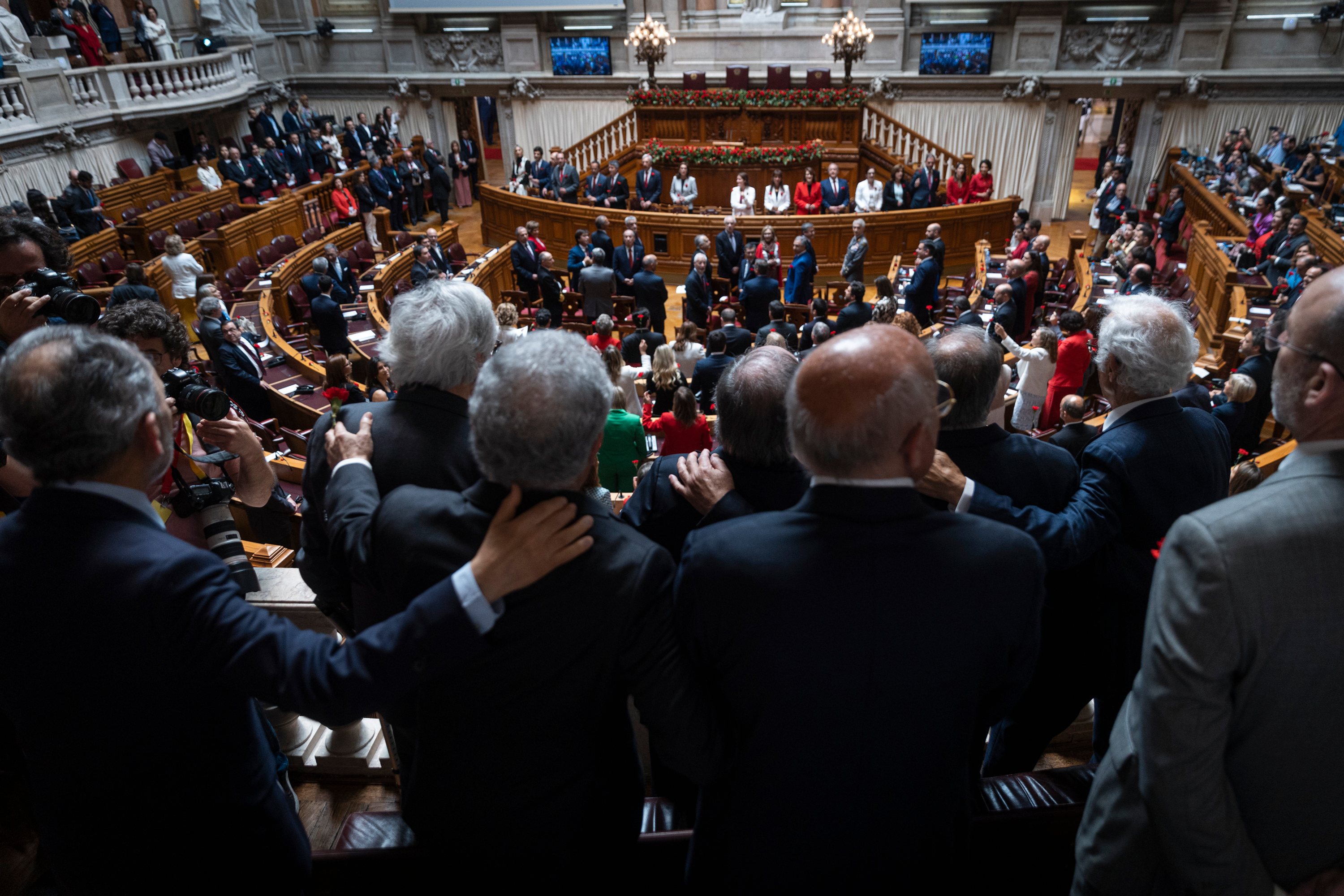 Cerimónia do 25 de Abril decorreu após a sessão de boas-vindas a Lula da Silva
