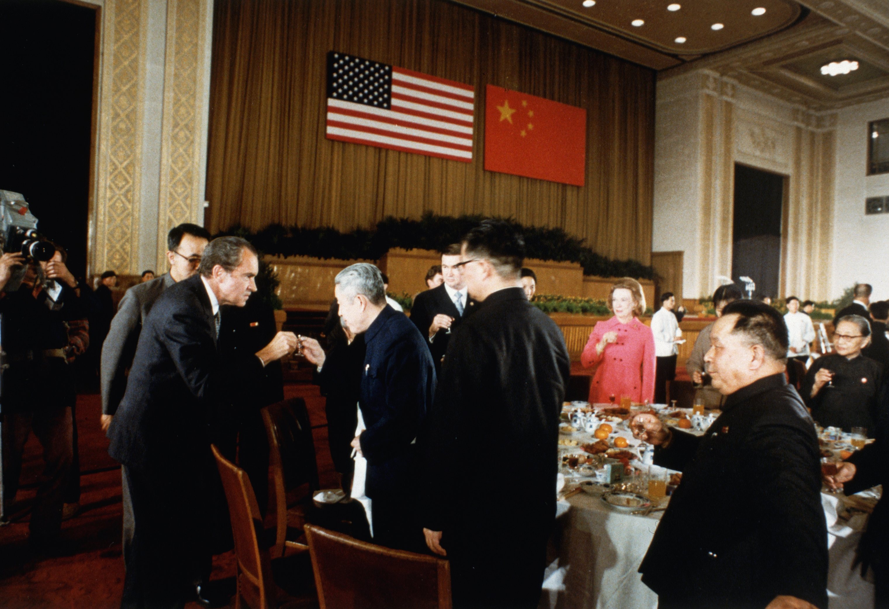 Nixon Greeting Chinese Officials
