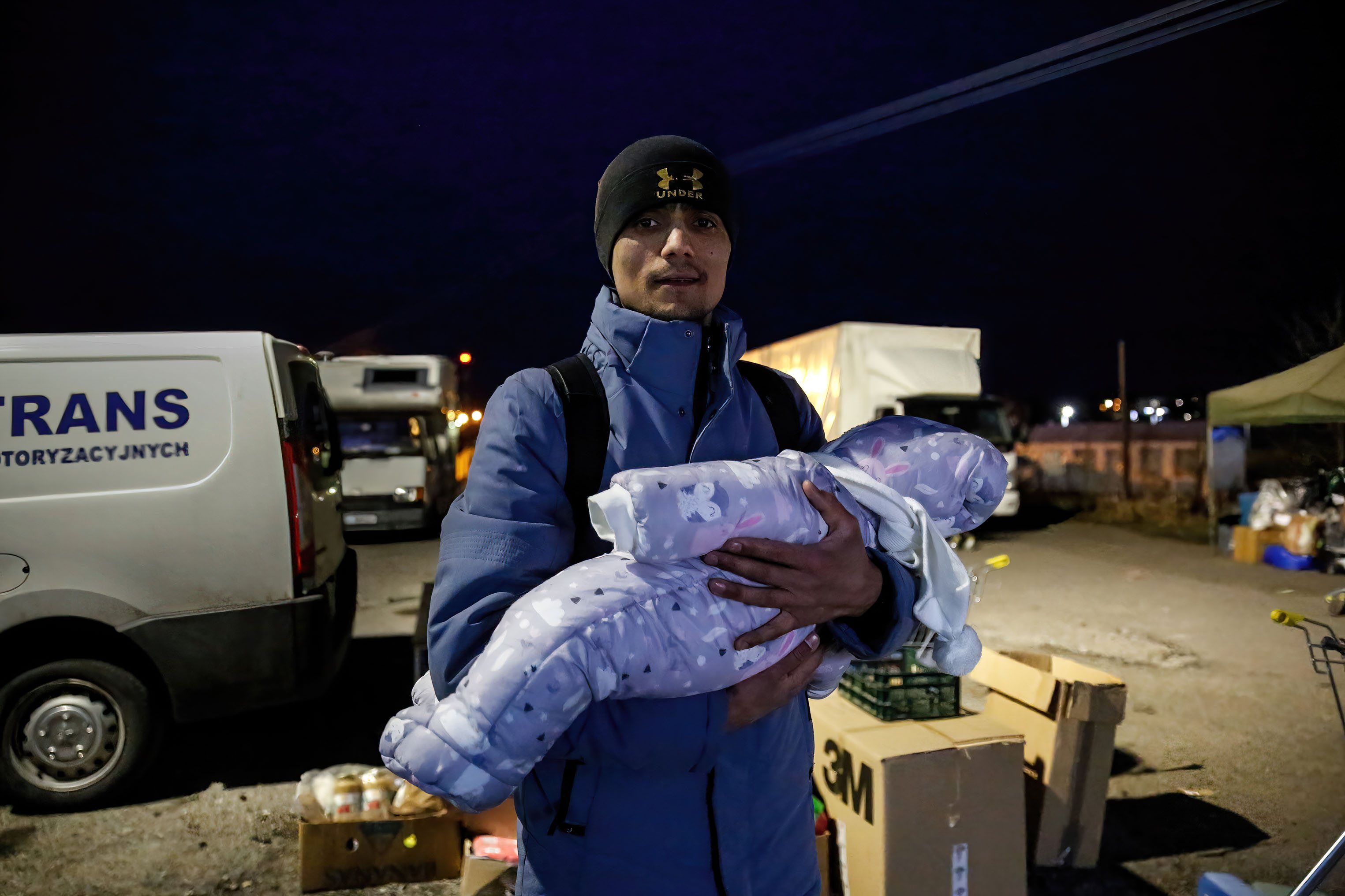 Um refugiado da guerra na Ucrânia com a filha