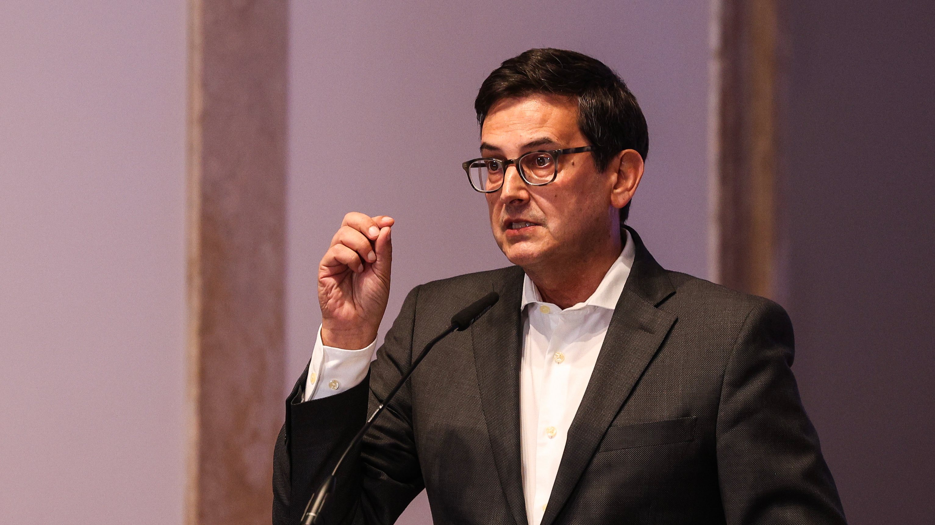 Iniciativa Liberal pretende que João Costa