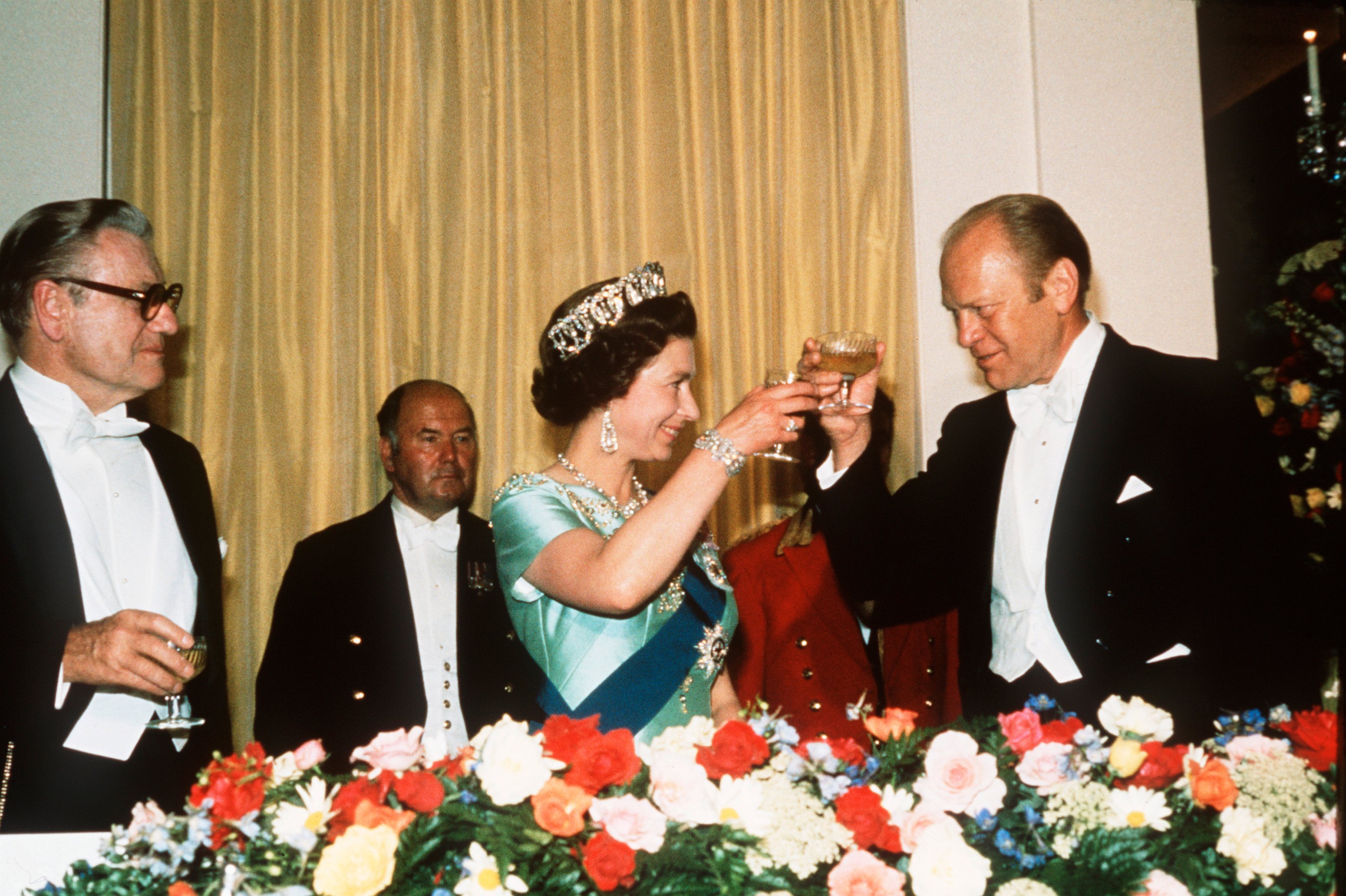 USA: President Ford toasts Queen Elizabeth II at an American Bicentennial dinner