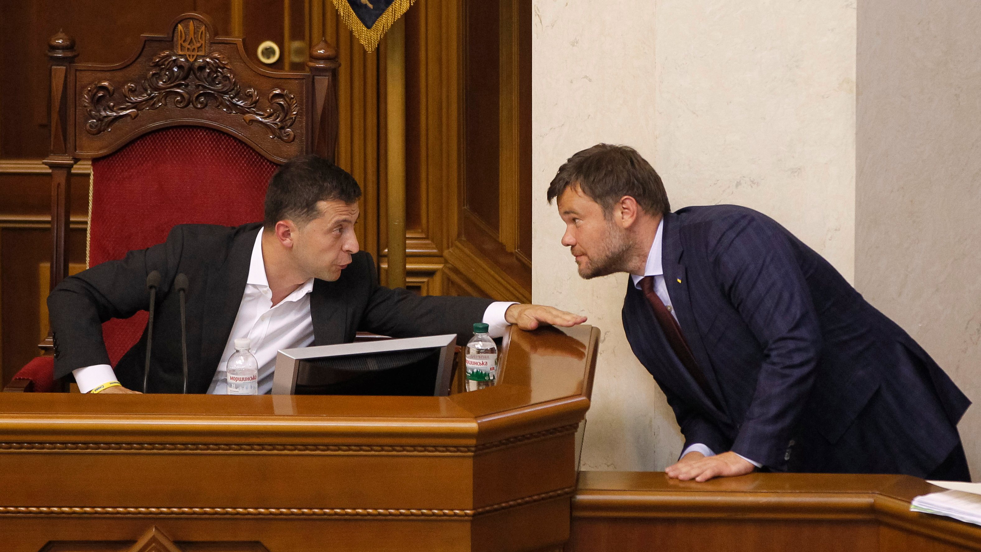 President of Ukraine Volodymyr Zelensky (L) and the Head of