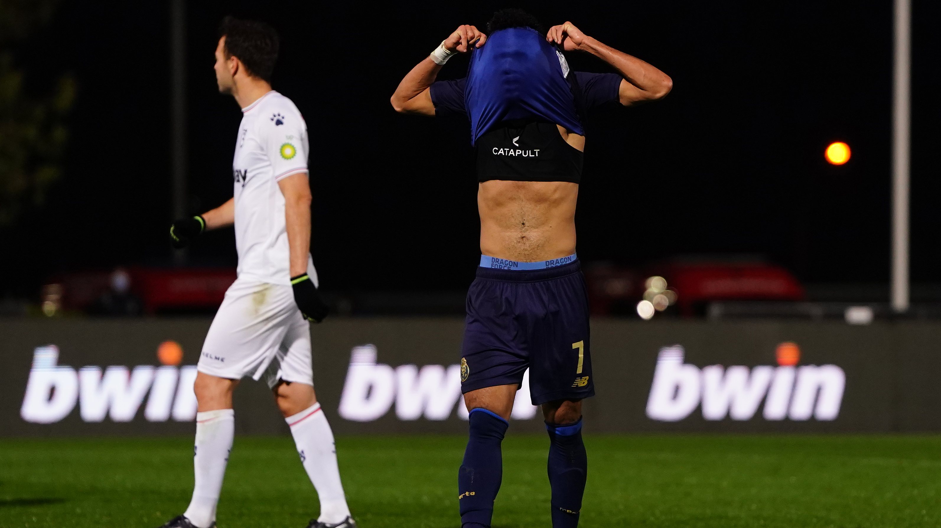 Luis Díaz tentou de tudo para marcar (e assistir) mas não foi feliz na goleada do FC Porto frente ao Belenenses SAD
