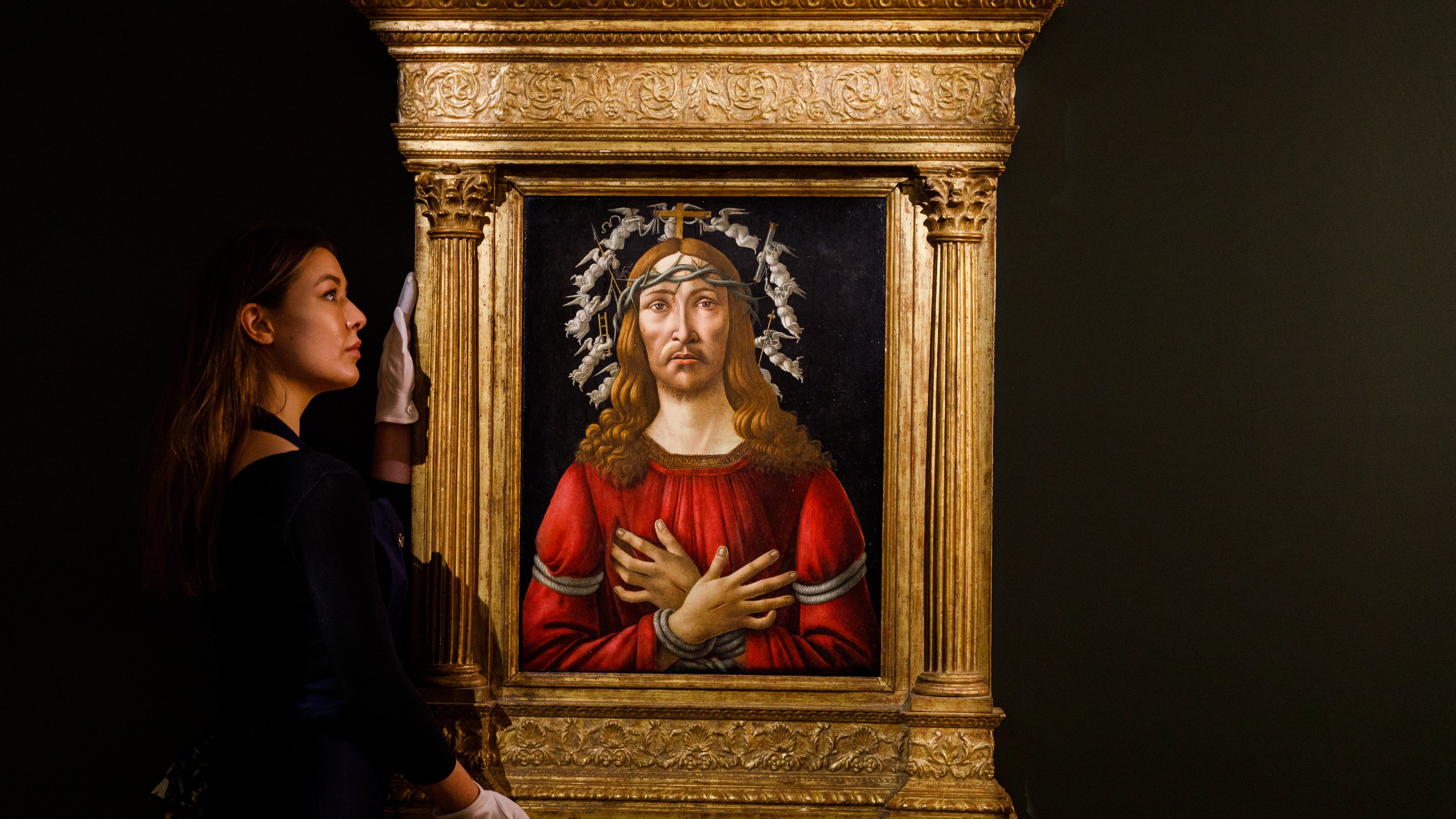 Sandro Botticelli&#039;s &#039;Man of Sorrows&#039; On Display at Sotheby&#039;s London