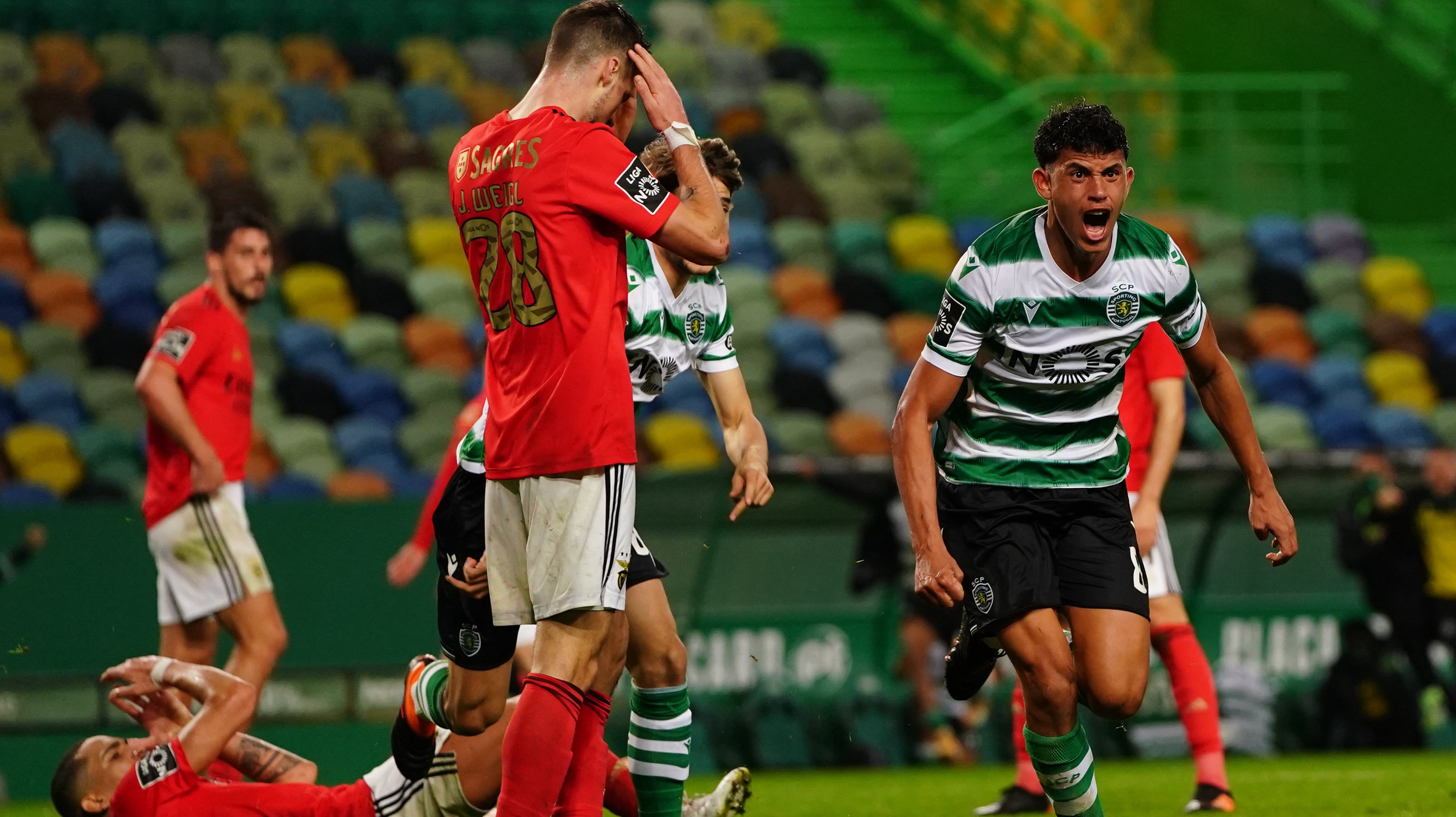 Matheus Nunes selou nos descontos a primeira derrota do Benfica em Alvalade em nove anos e a terceira nos três jogos em que não marcou esta época