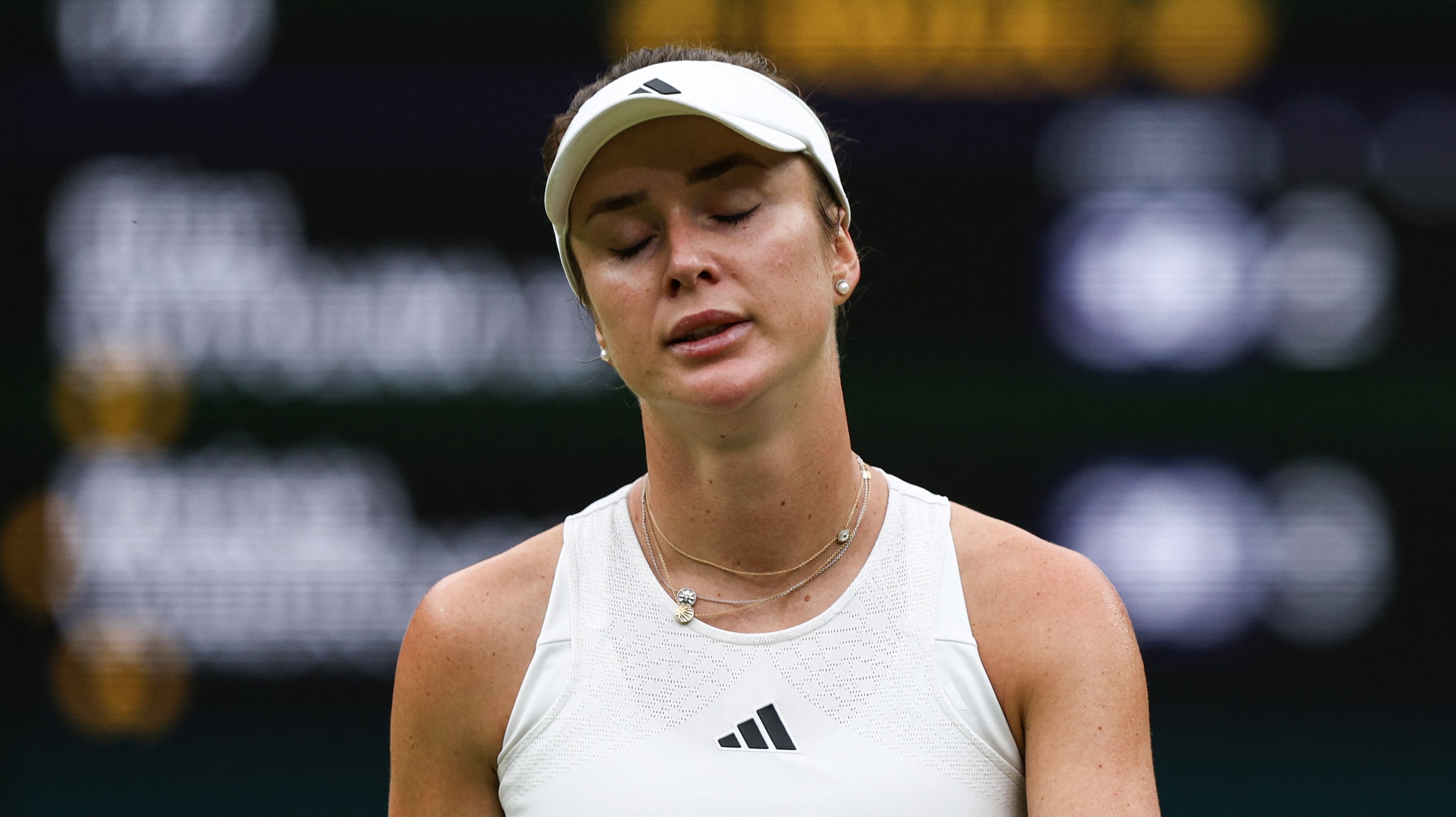 Elina Svitolina voltou a perder com Vondrousová e terminou duas semanas de sonho após o regresso aos courts apenas há três meses