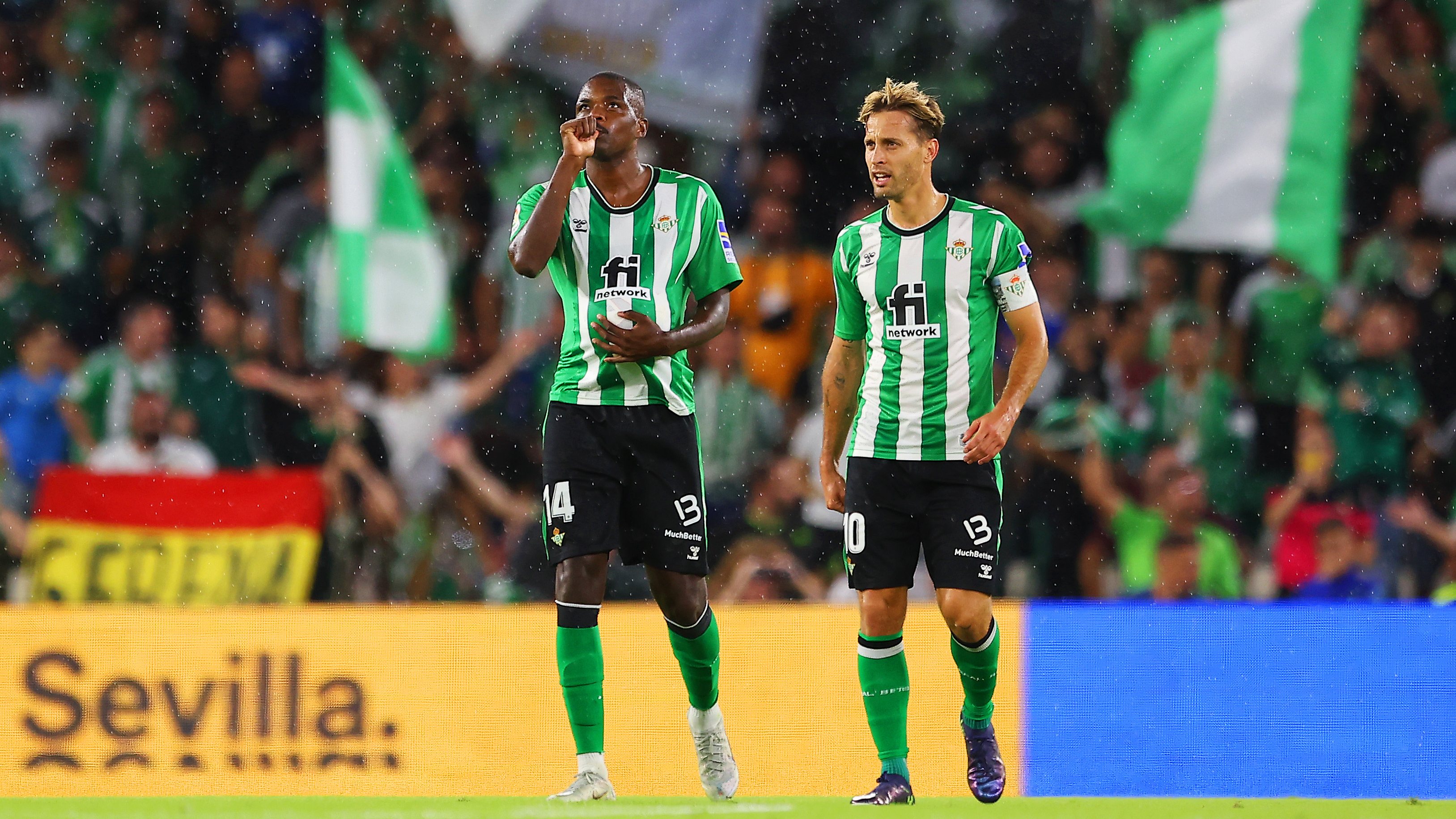 William Carvalho marcou dois golos na vitória do Betis frente ao Almería numa altura em que espera o nascimento do segundo filho