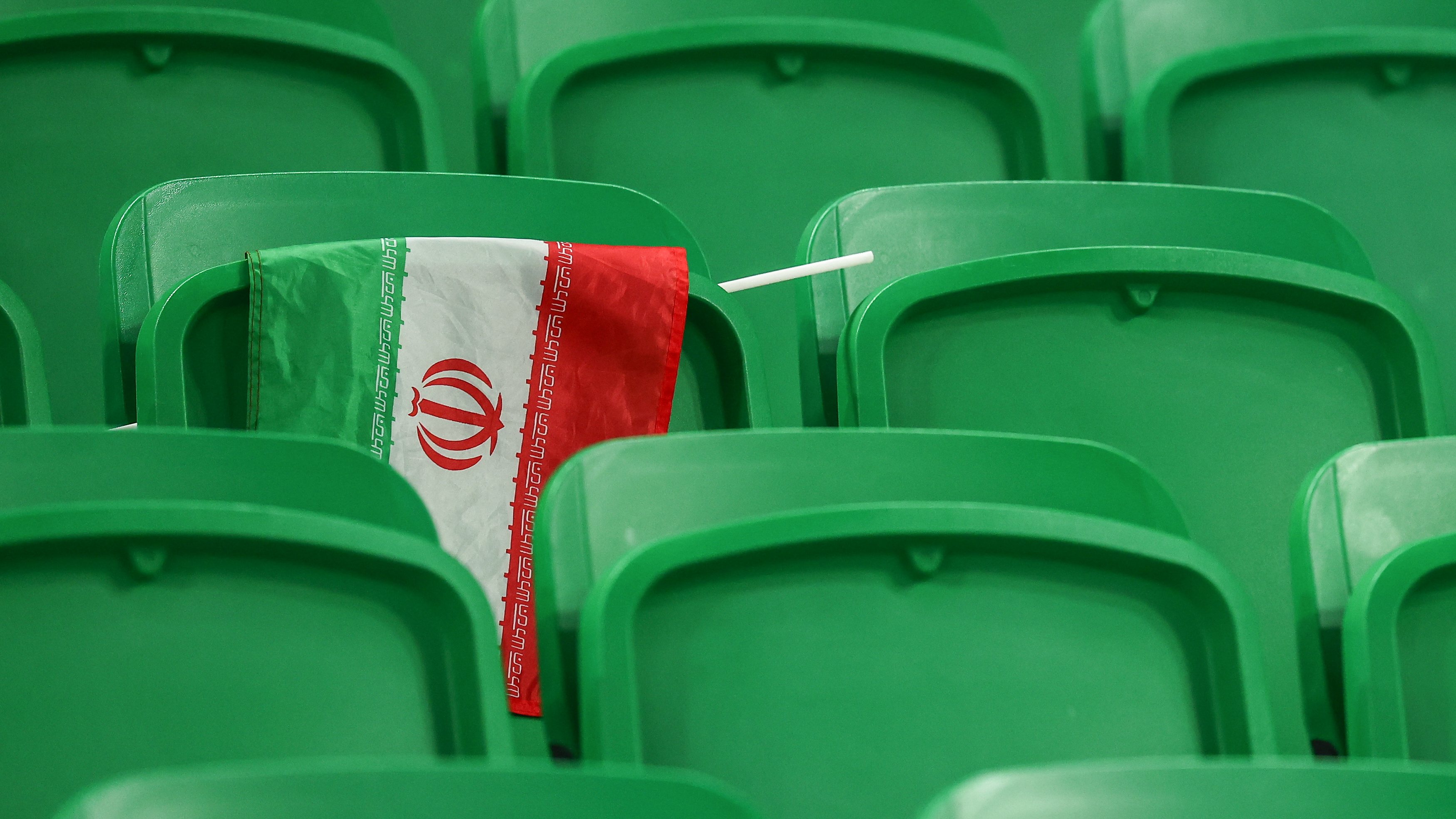 Mehran Samak saiu para celebrar a derrota do Irão no Mundial. Foi morto com  um tiro na cabeça pelas forças de segurança – Observador