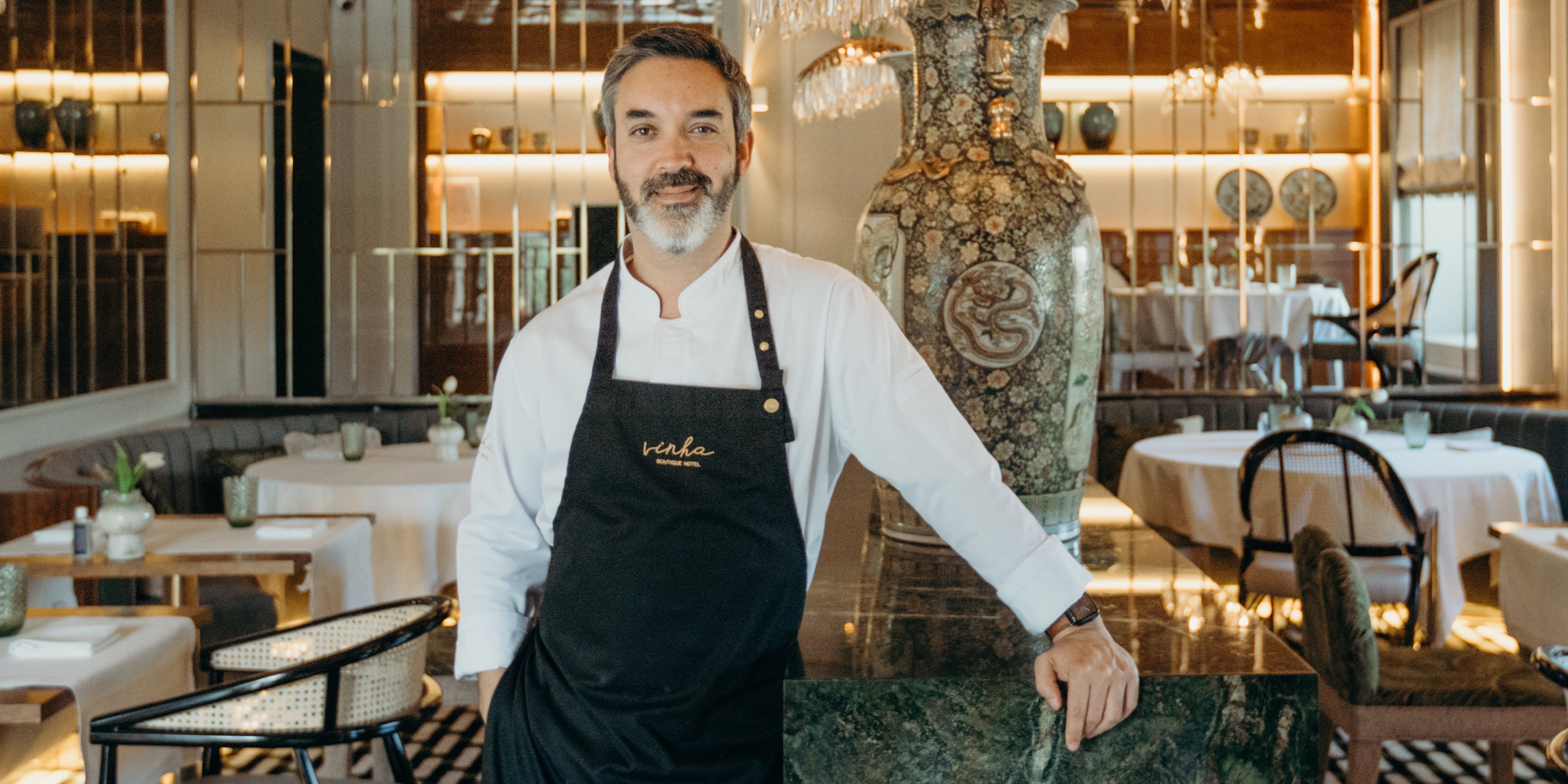 O chef estrelado assina a carta do Vinha Boutique Hotel sendo esta a sua única pegada gastronómica na cidade de Vila Nova de Gaia
