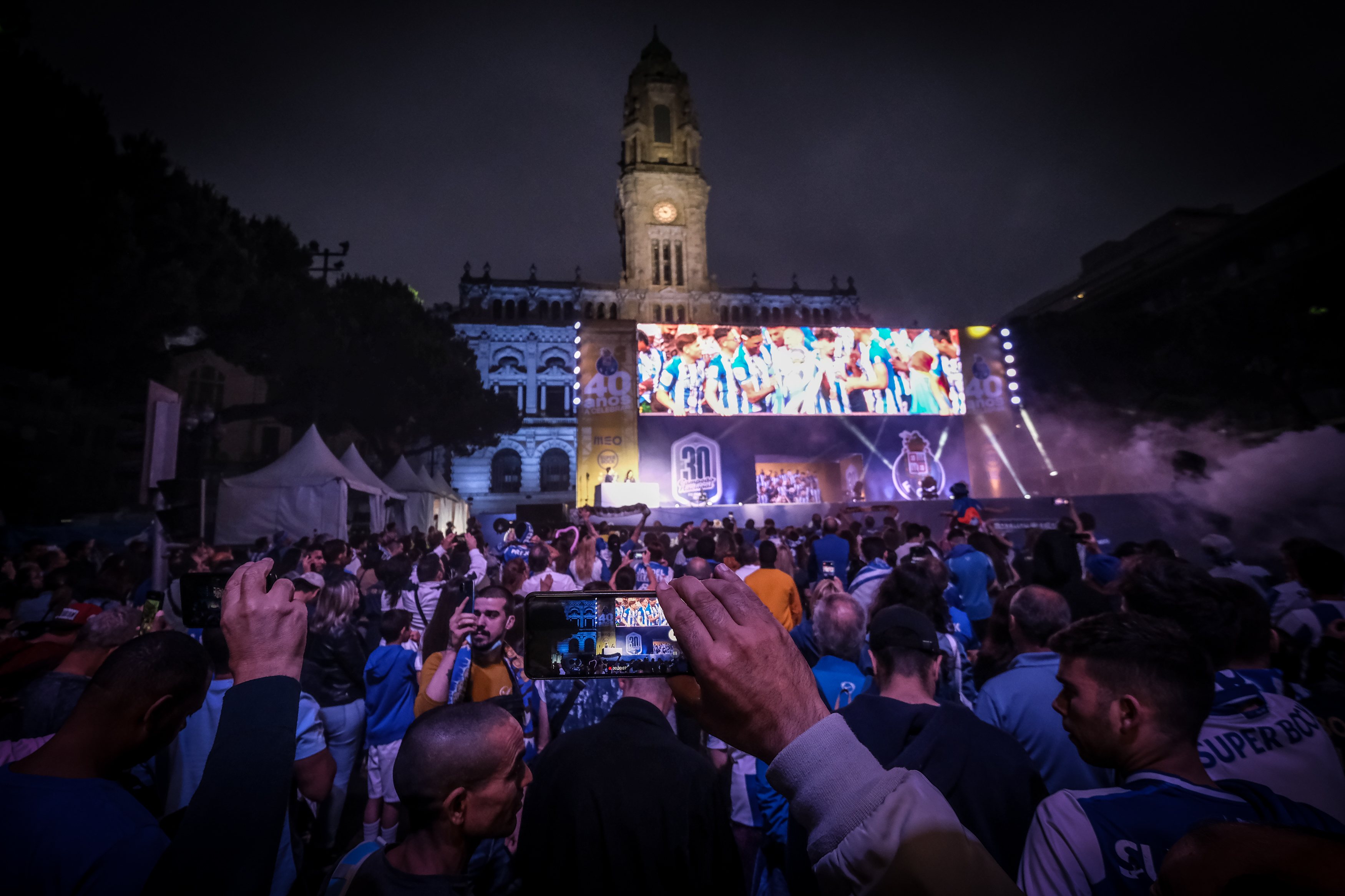 Porto, 14/05/2022 - Festa do F.C. Porto campeão nacional 2022. A festa na avenida dos aliados (Rui Oliveira/Observador)