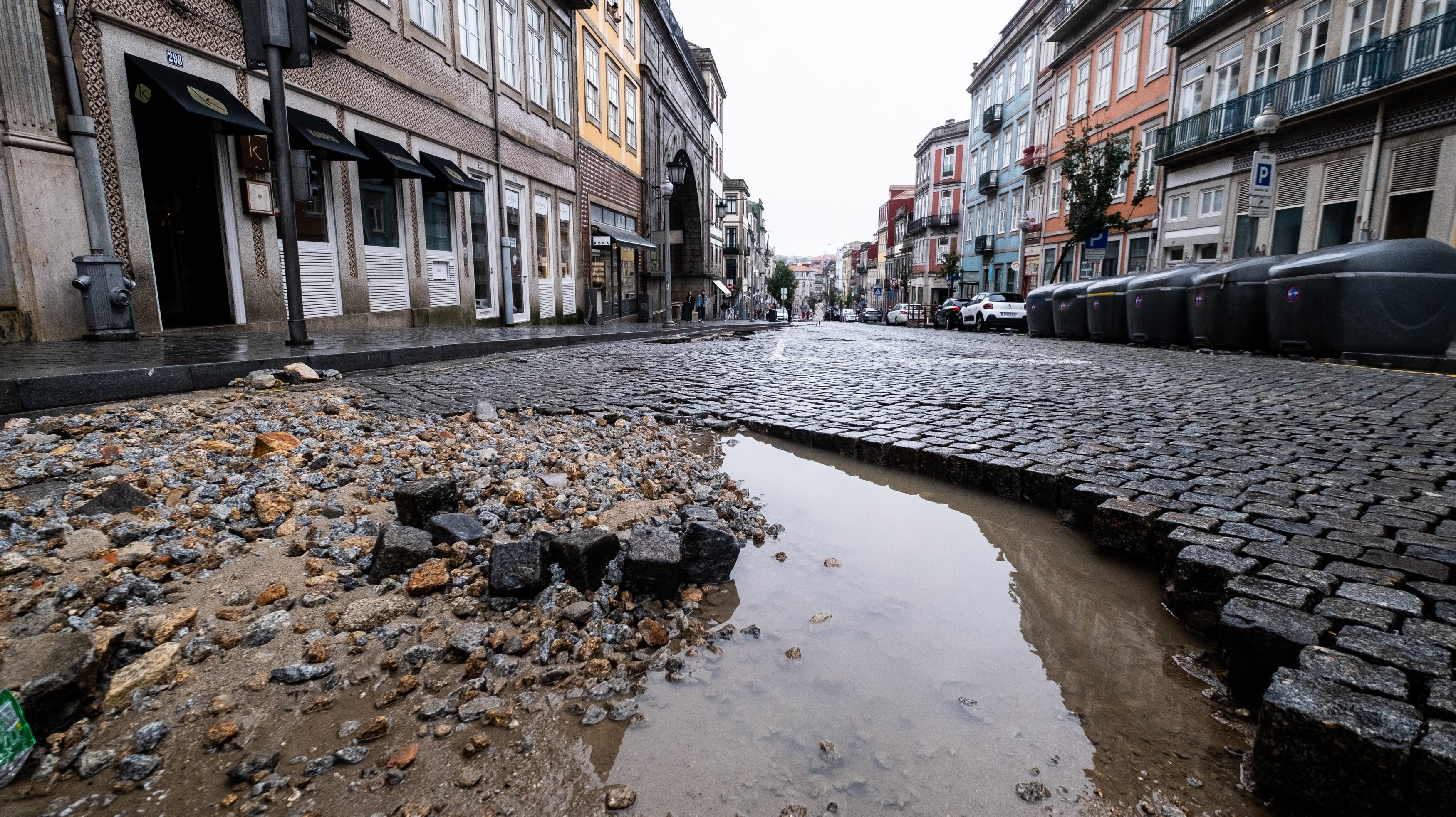 Concelho do Porto registou, no sábado, em menos de duas horas, 150 pedidos de ajuda por causa das inundações em habitações e vias públicas