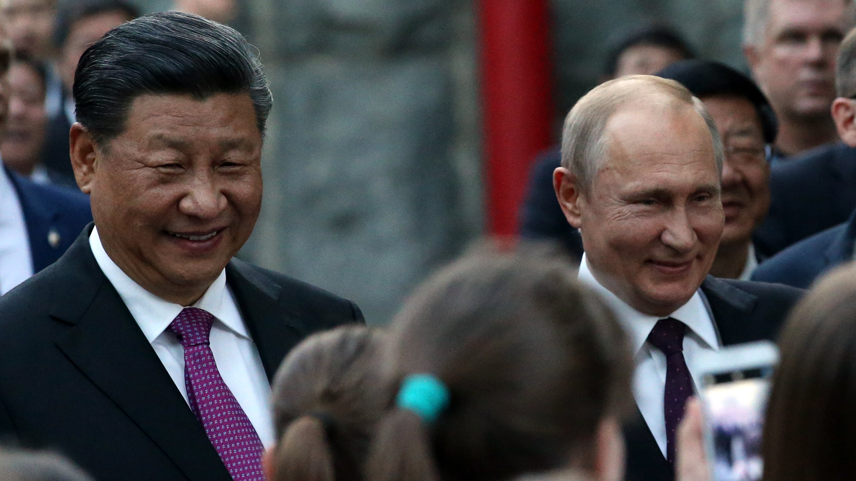 Russian President Vladimir Putin receives Chinese President Xi Jinping at the Kremlin