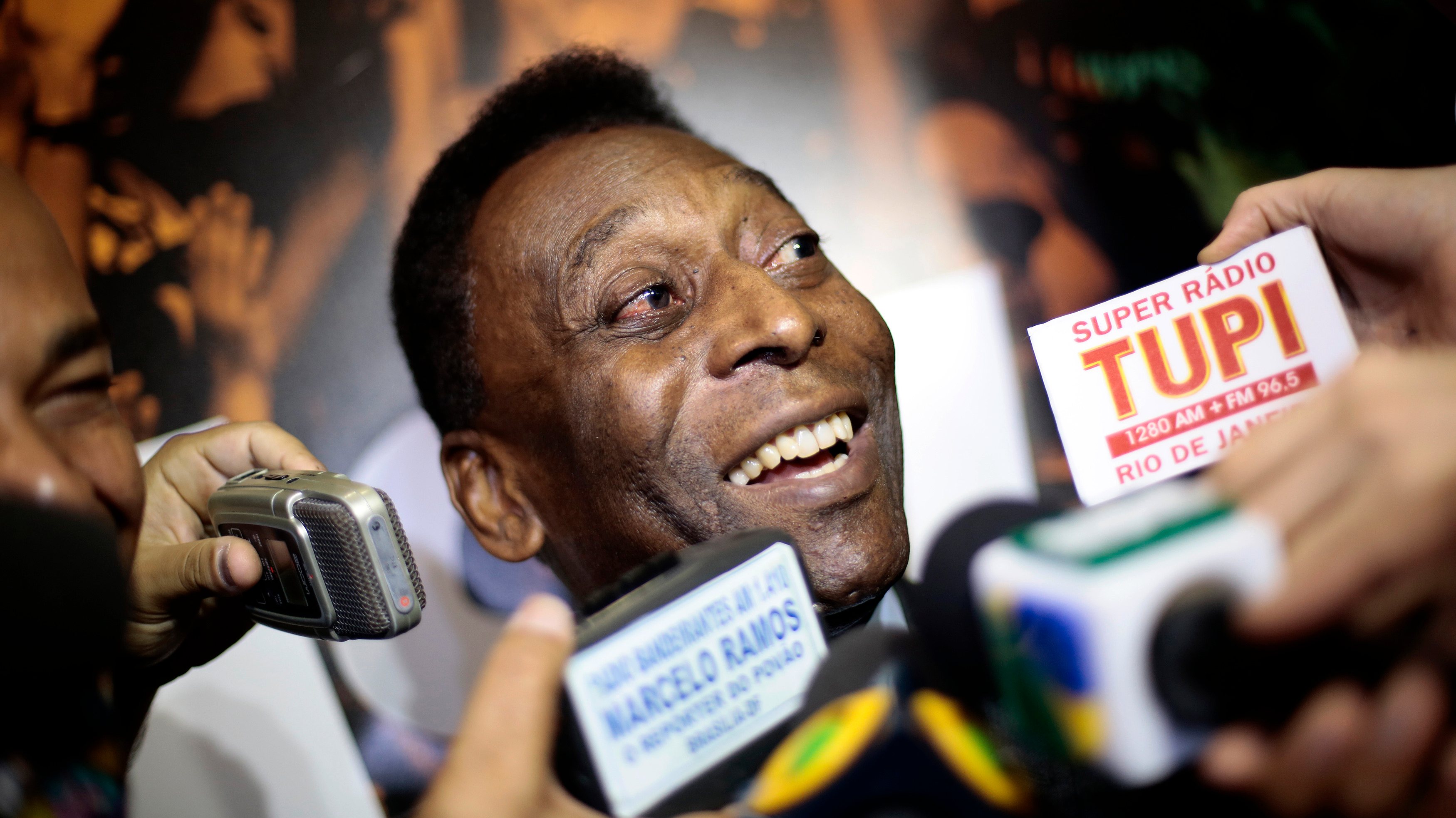 Pelé foi diagnosticado com cancro do intestino em 2021