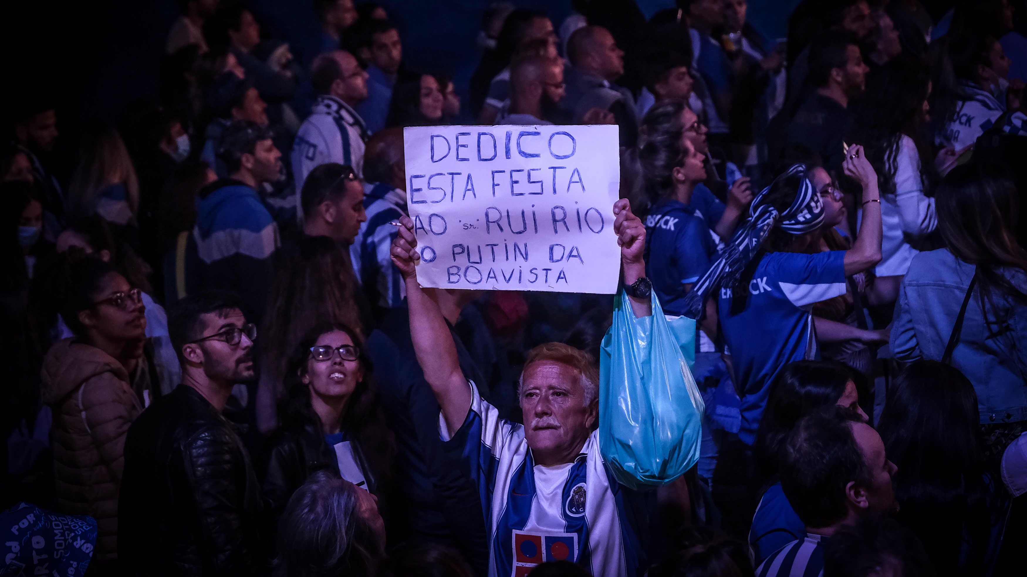 Porto, 14/05/2022 - Festa do F.C. Porto campeão nacional 2022. A festa na avenida dos aliados (Rui Oliveira/Observador)