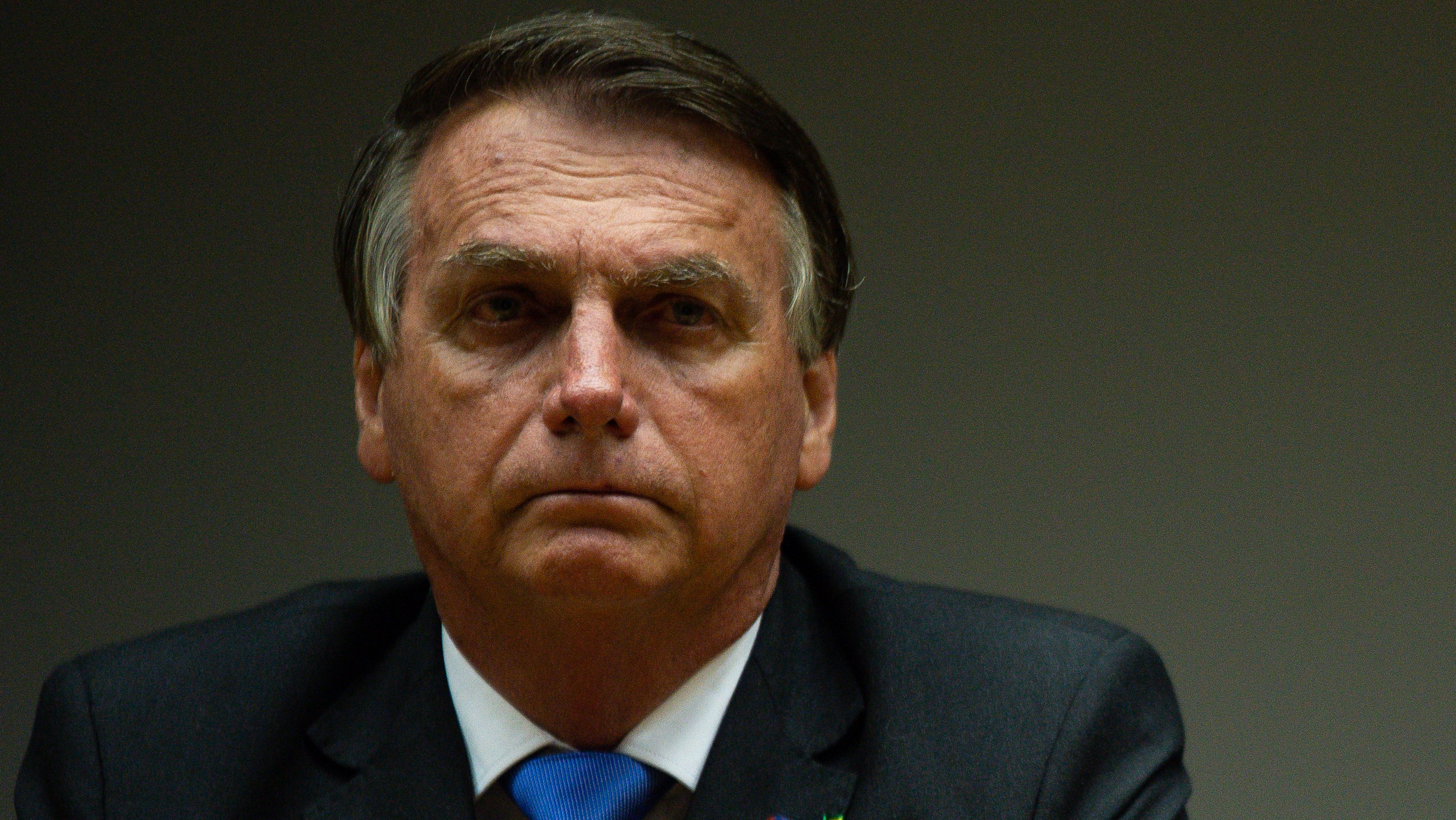 Bolsonaro Meets Minister Guedes Amid Economic Turmoil On Spending Cap Rule And To Dismiss Rumors of Resignation