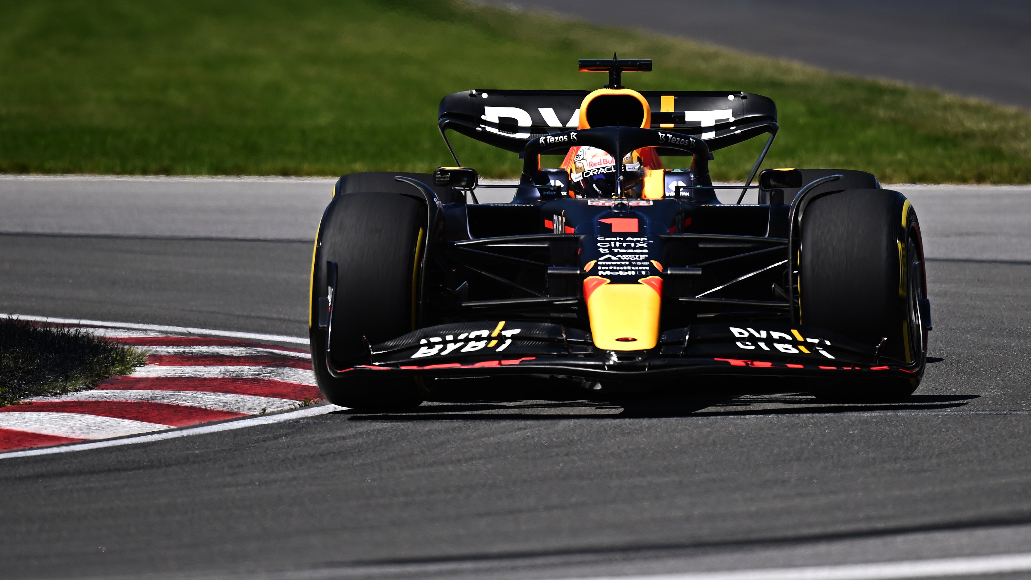 Max Verstappen conseguiu a sexta vitória em nova corridas em 2022 depois de alcançar a segunda pole position da temporada