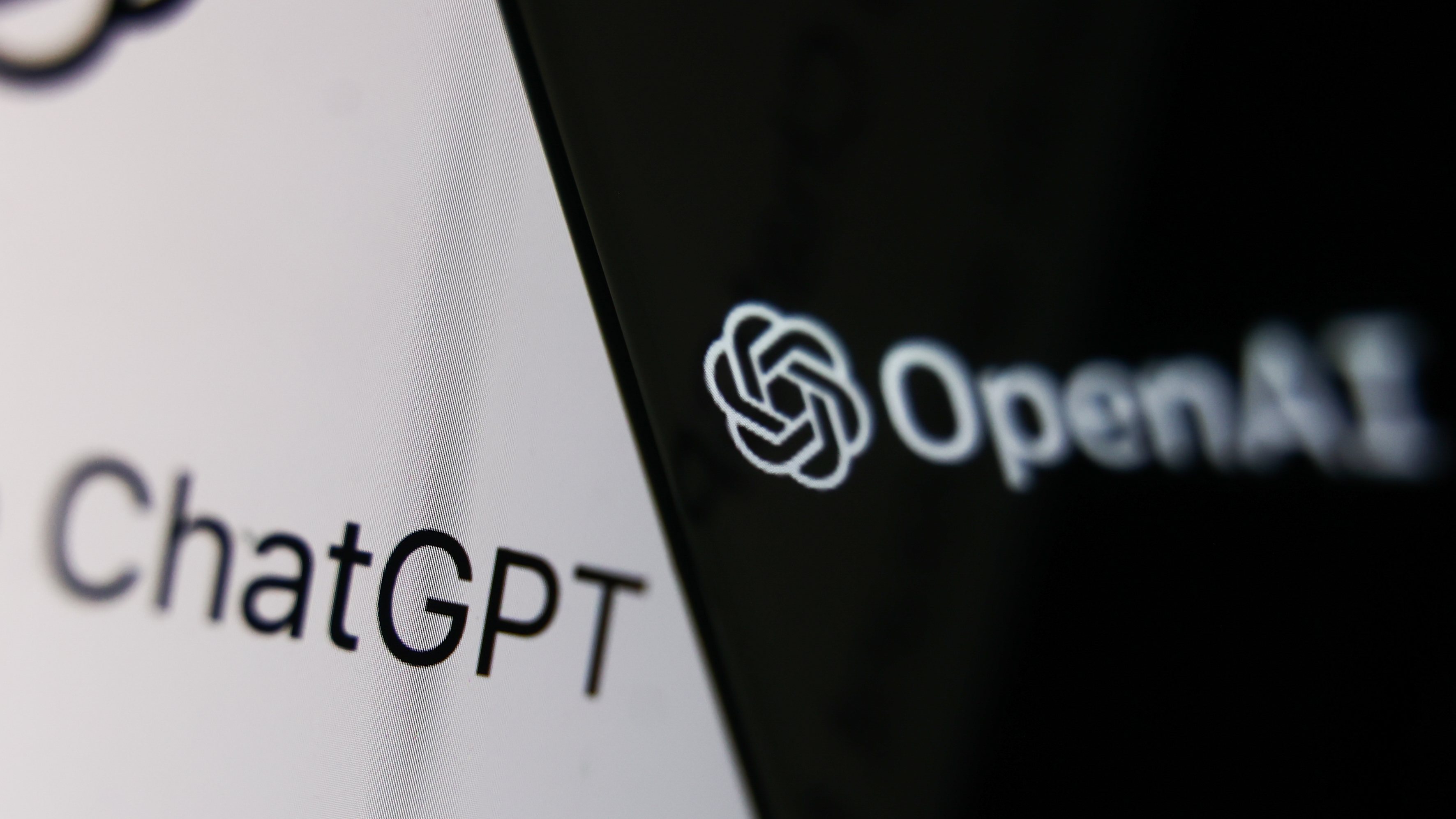 O ChatGPT foi desenvolvido pela OpenAI e disponibilizado ao público no final de novembro de 2022