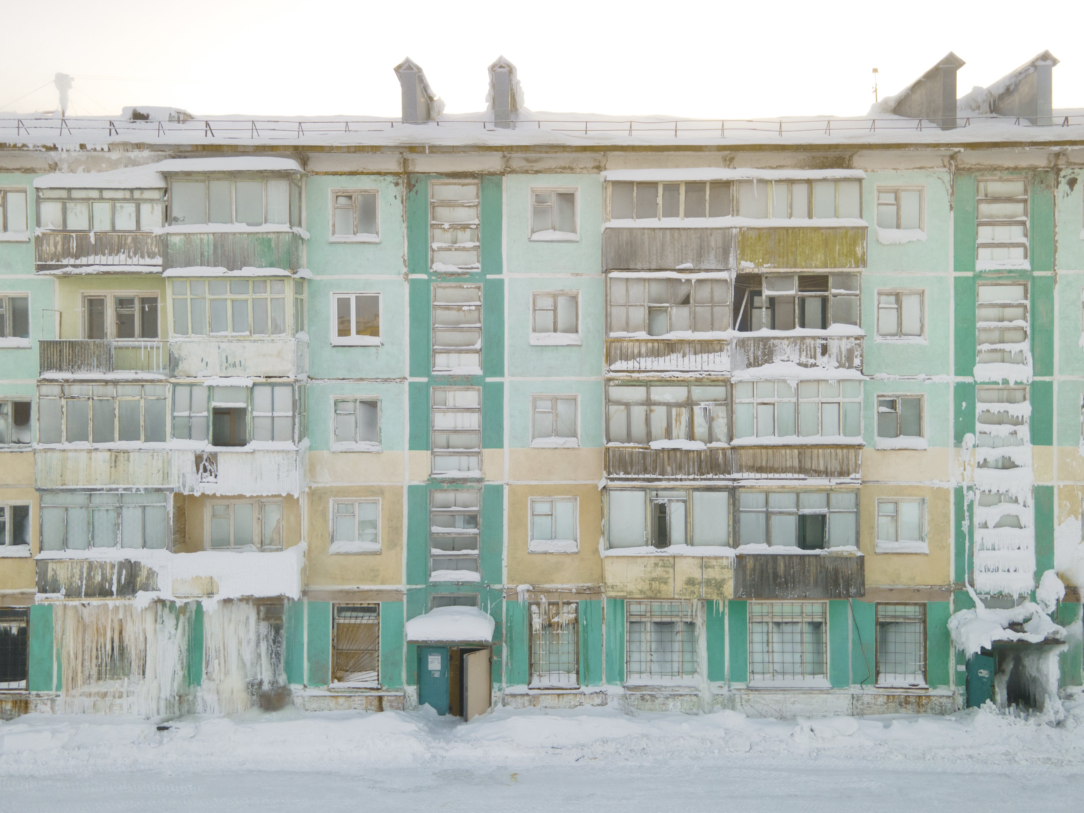 Russia&#039;s Vorkuta covered with ice and snow