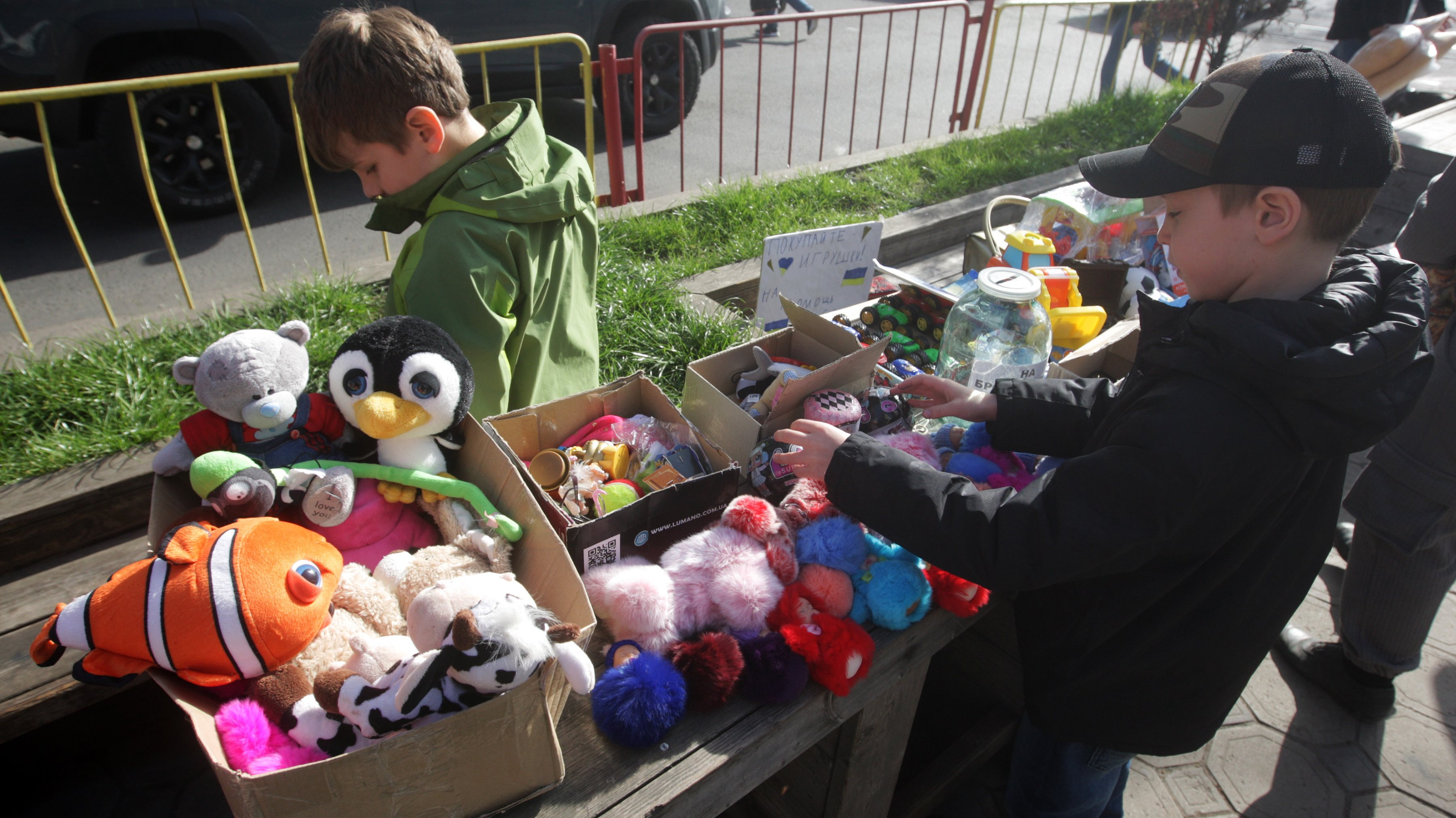 Schoolchildren sell toys to help Ukrainian army and refugees in Odessa