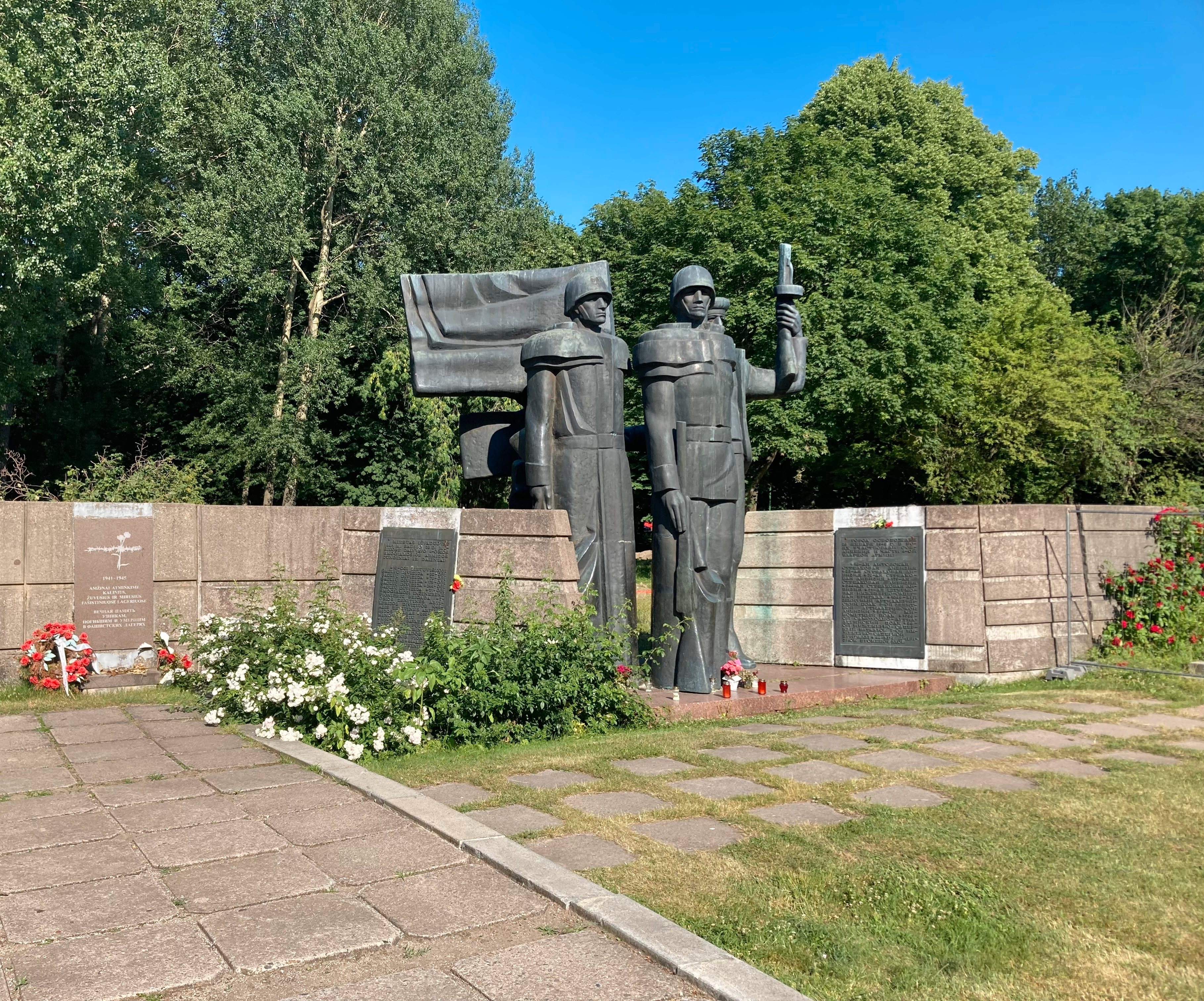 Monument to Soviet soldiers