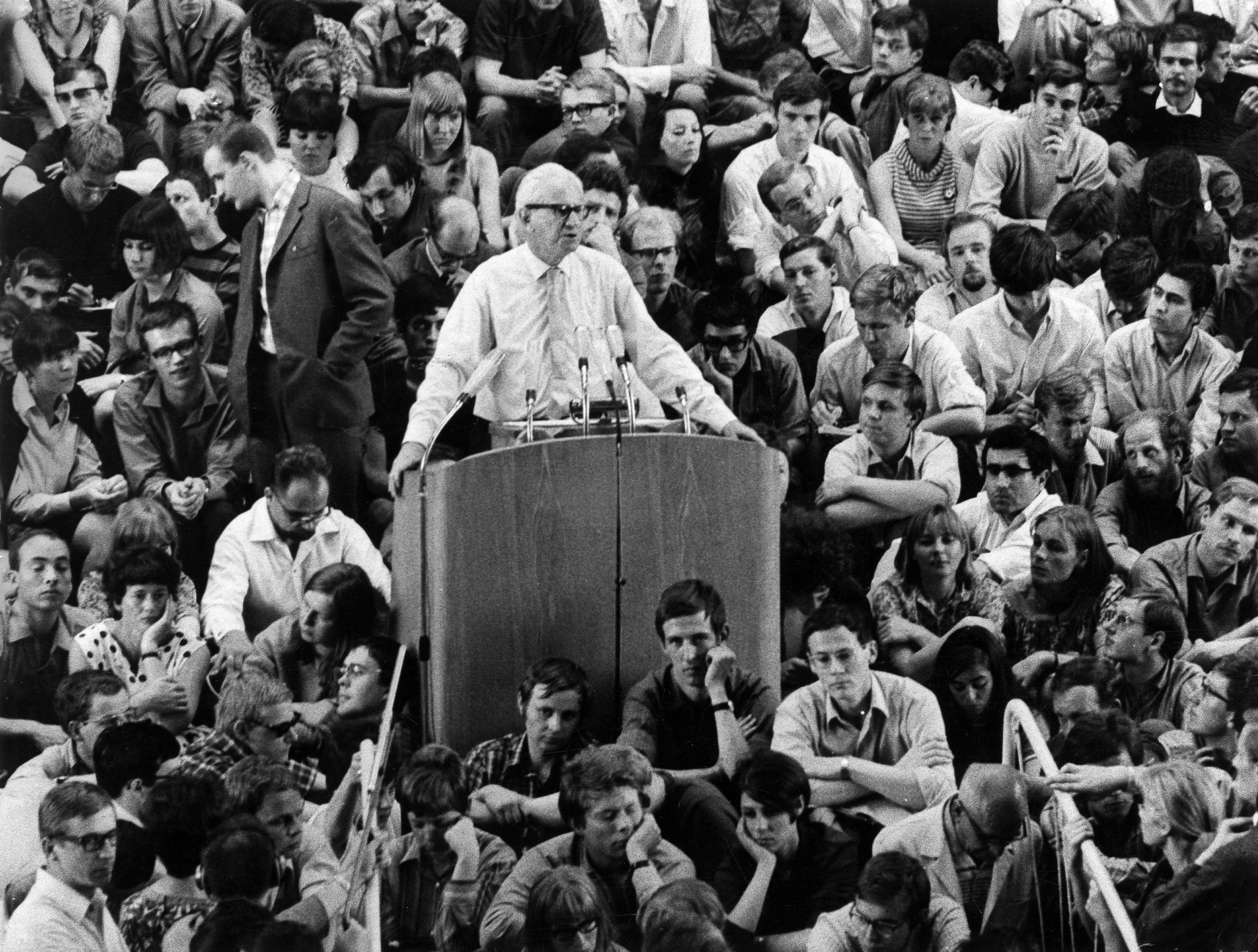 Herbert Marcuse *1898-1979+ American philosopher and sociologist behind a lectern at an event at the Freie Universität Berlin (FU) - 1967
