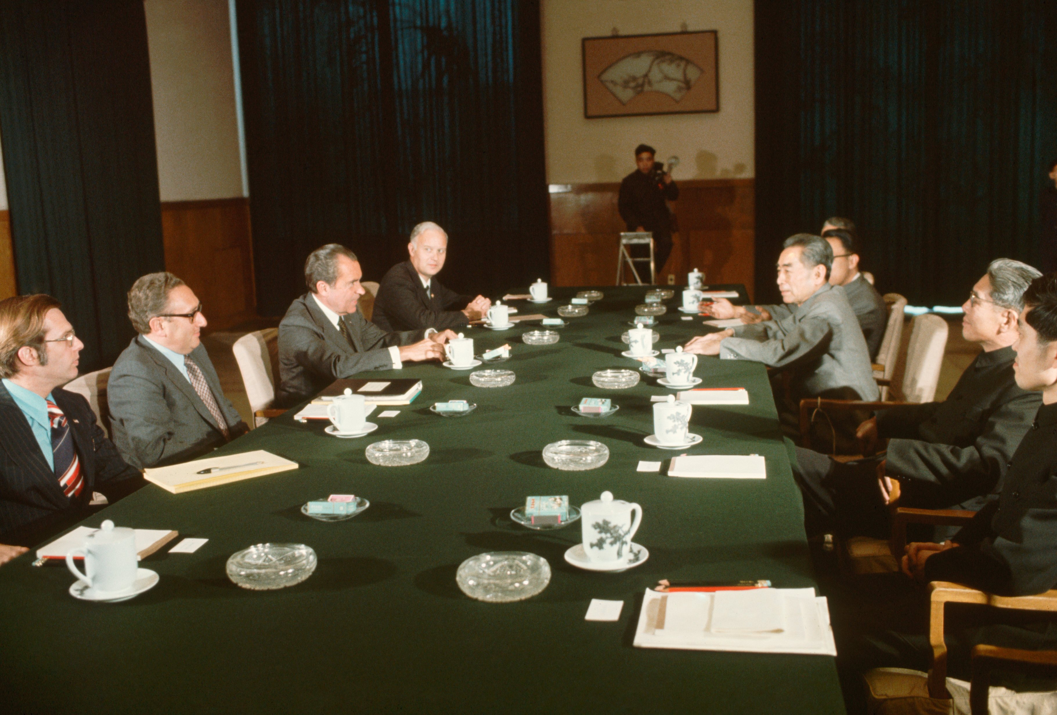 Nixon Meeting with Chinese Diplomats