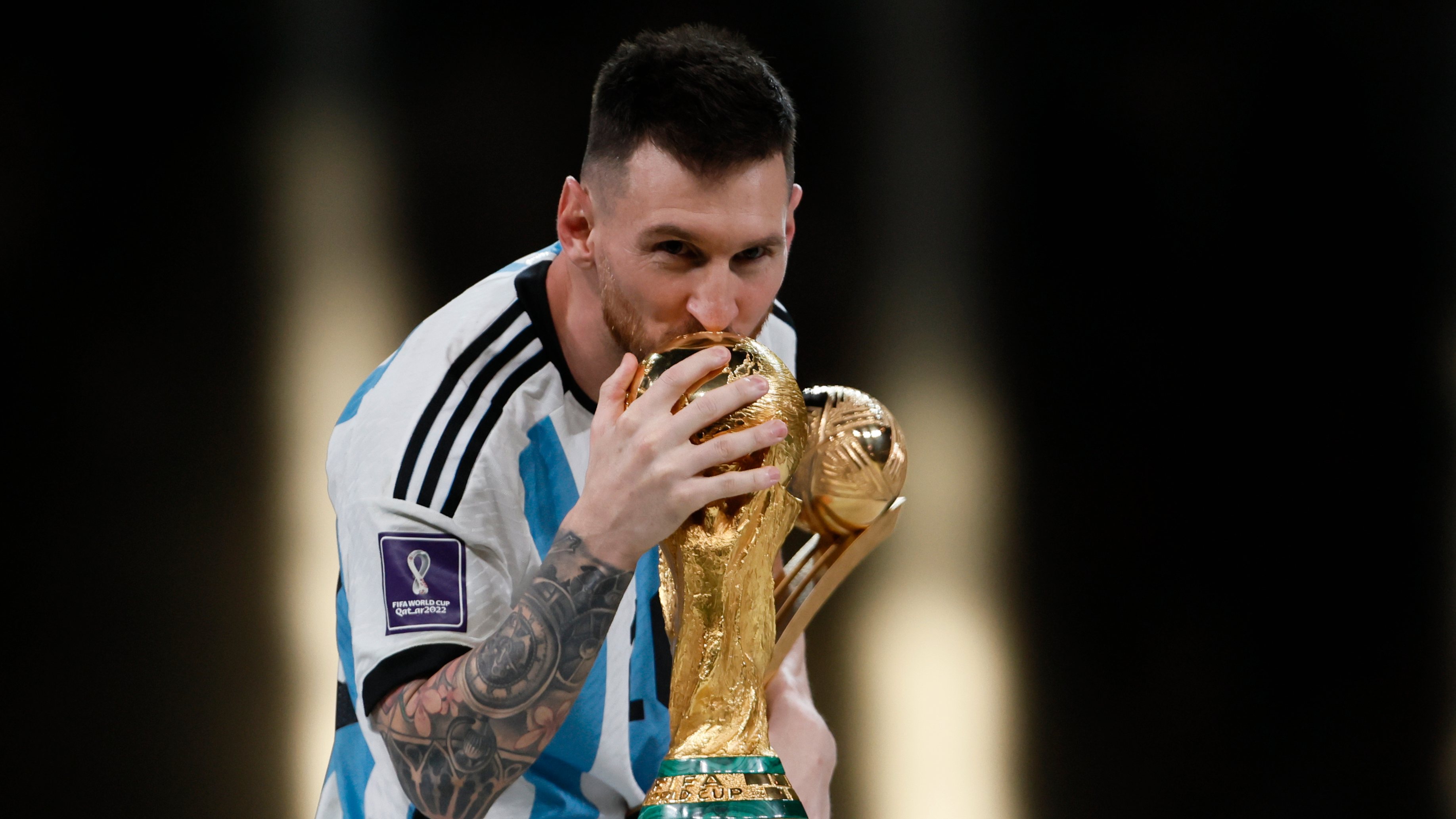 Lionel Messi não conseguiu chegar à final da Champions com o PSG mas sagrou-se campeão mundial pela Argentina (além de MVP da prova)