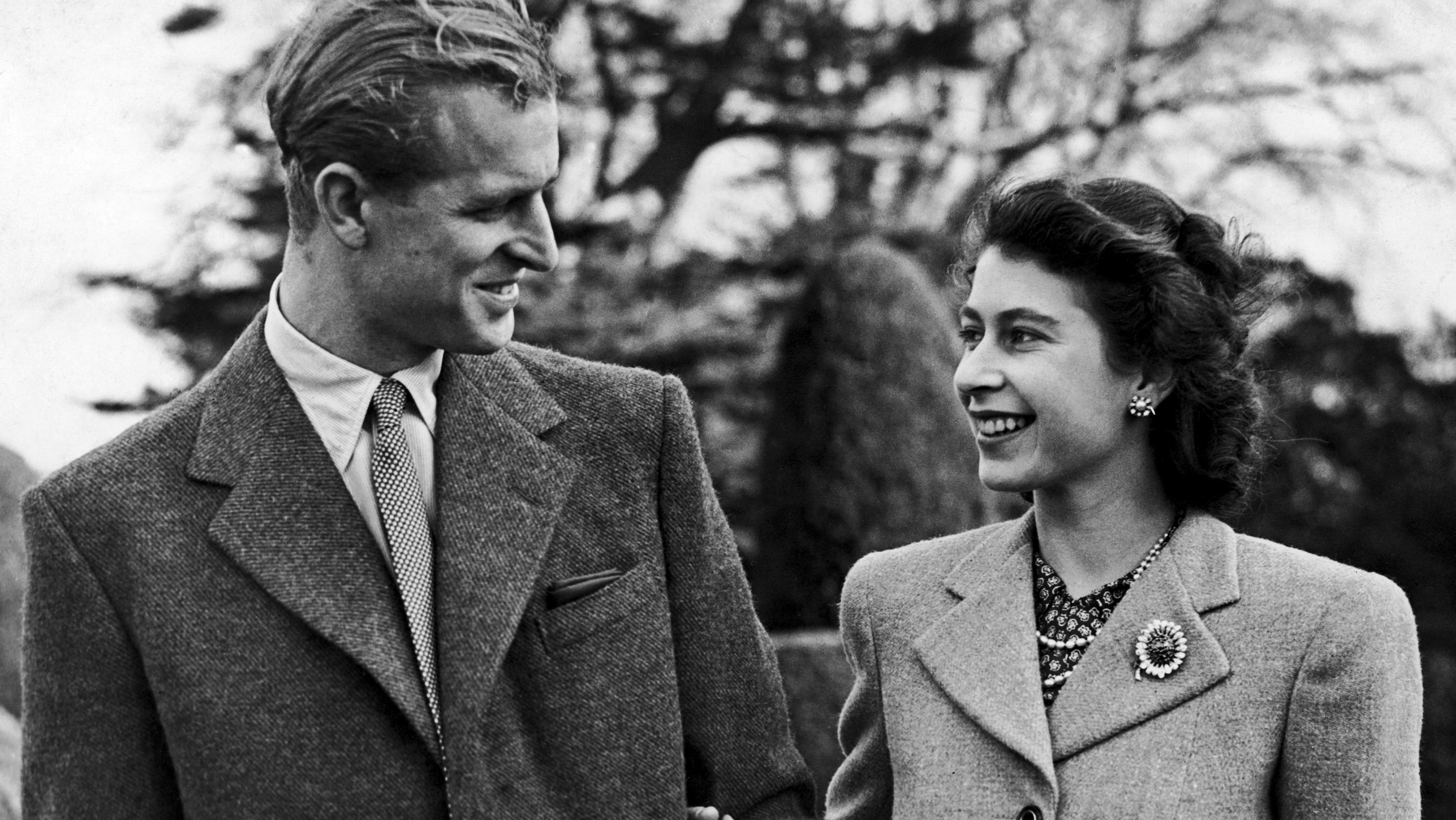 Princess Elizabeth and the Duke of Edinburgh arm in arm. 28th November 1947.