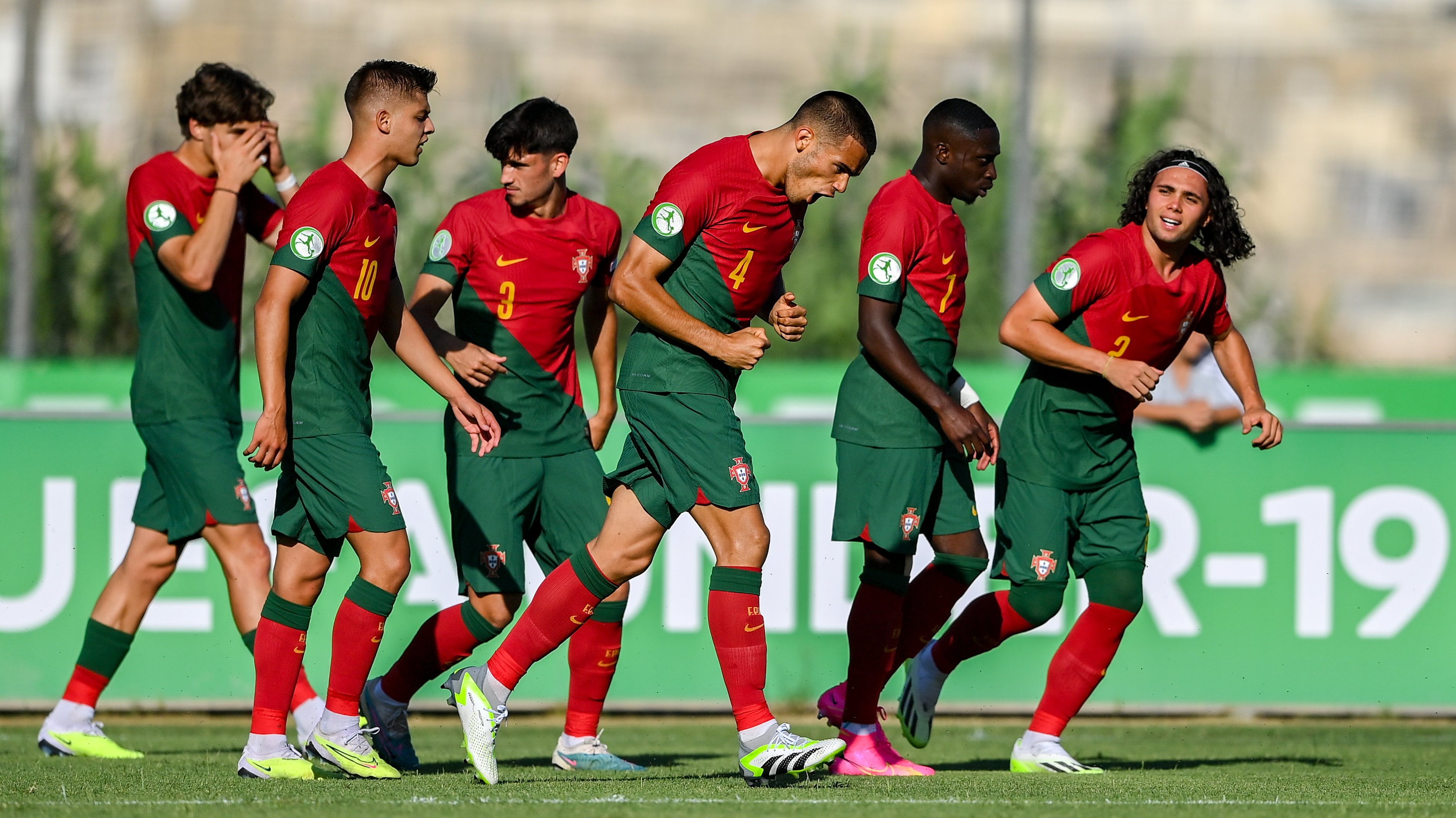 Euro sub-19: a foto oficial e a numeração da seleção de Portugal