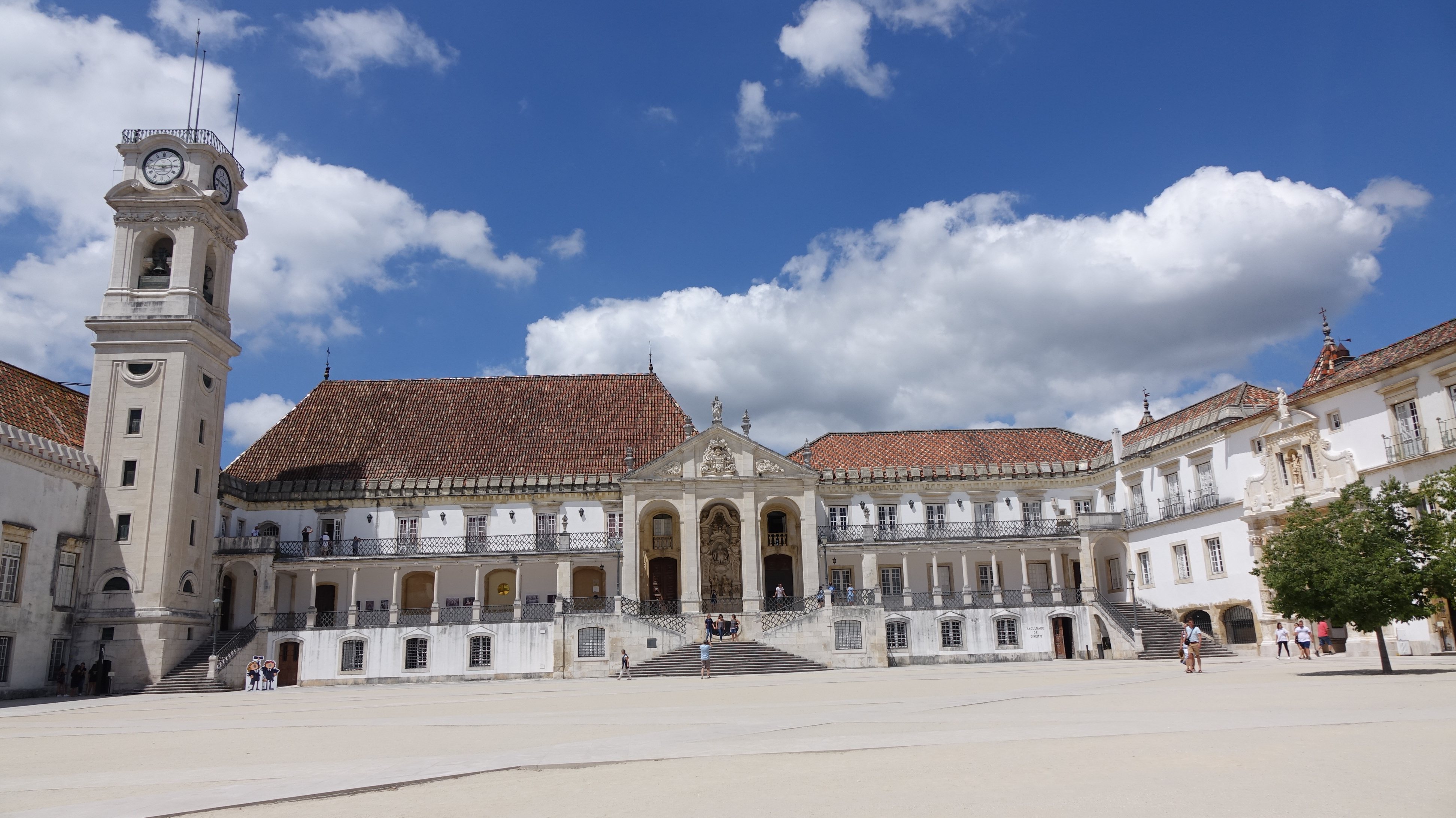 A escolha da Universidade de Coimbra para o Encontro mostra o “o inequívoco reconhecimento como a Universidade de língua portuguesa por excelência”