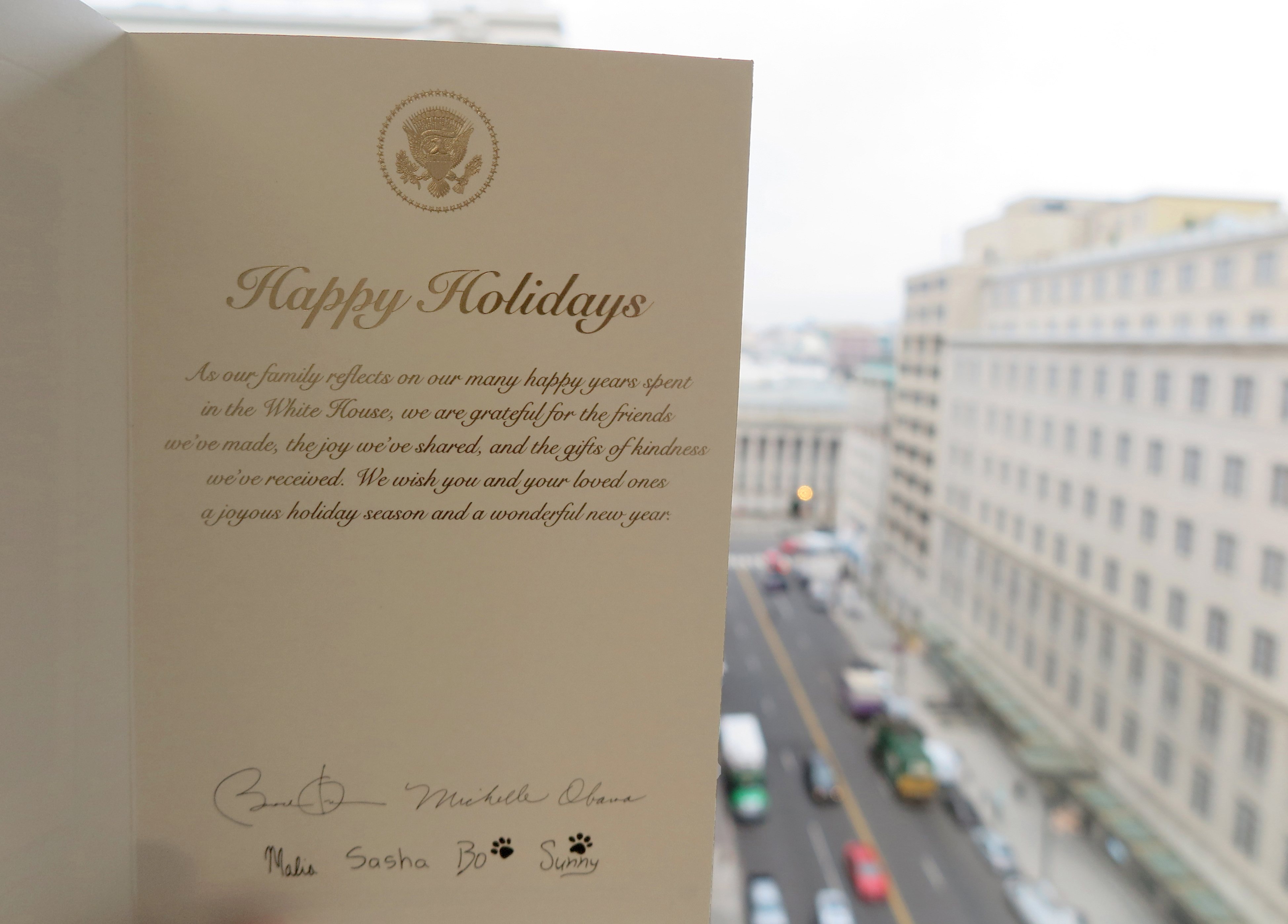 Obama family&#039;s last Christmas card from the White House