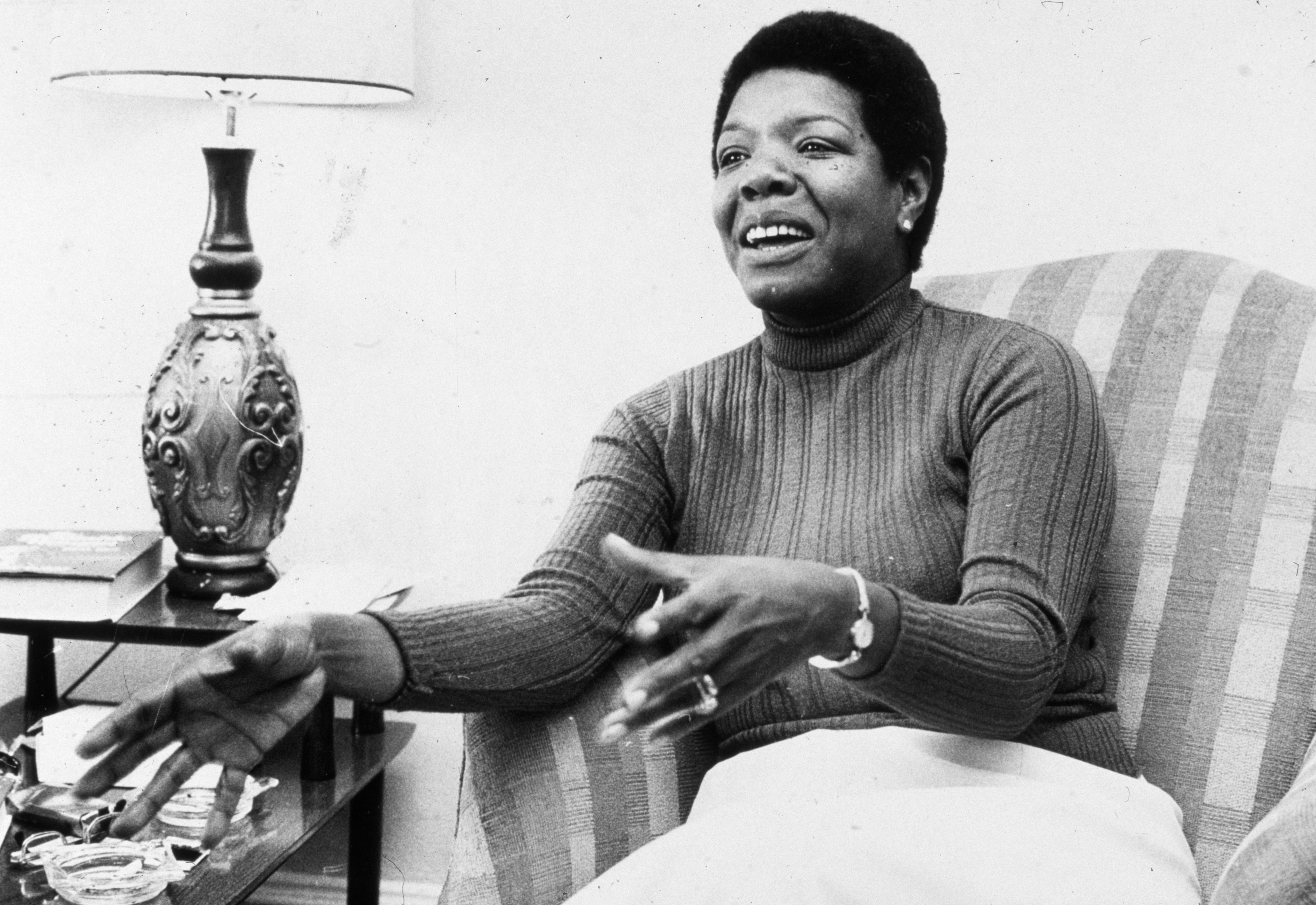 A poetisa e ativista pelos Direitos Civis, Maya Angelou, em 1978
