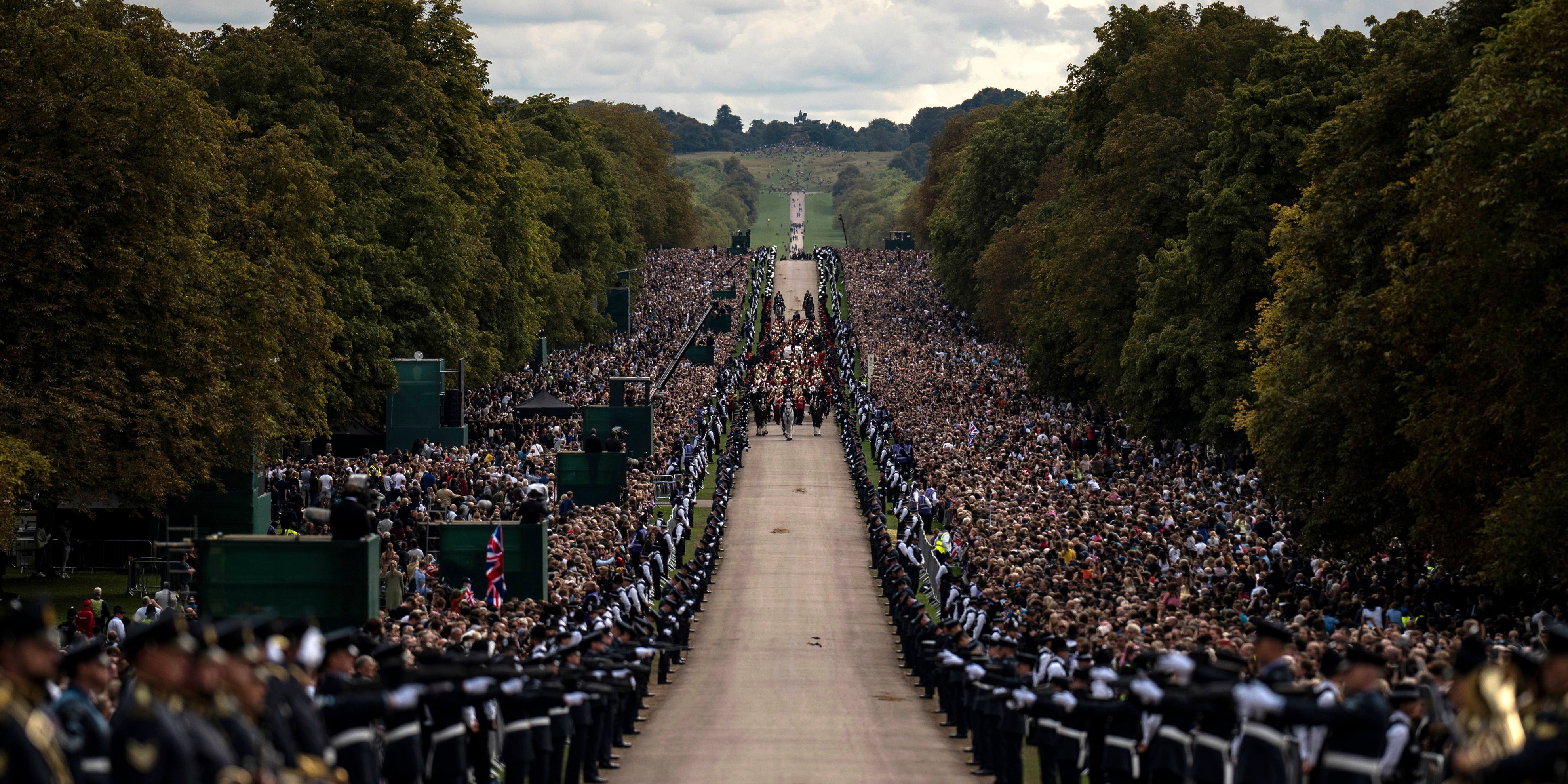 O último dia de celebrações fúnebres reuniu milhares de pessoas nas ruas de Londres e junto do castelo de Windsor.