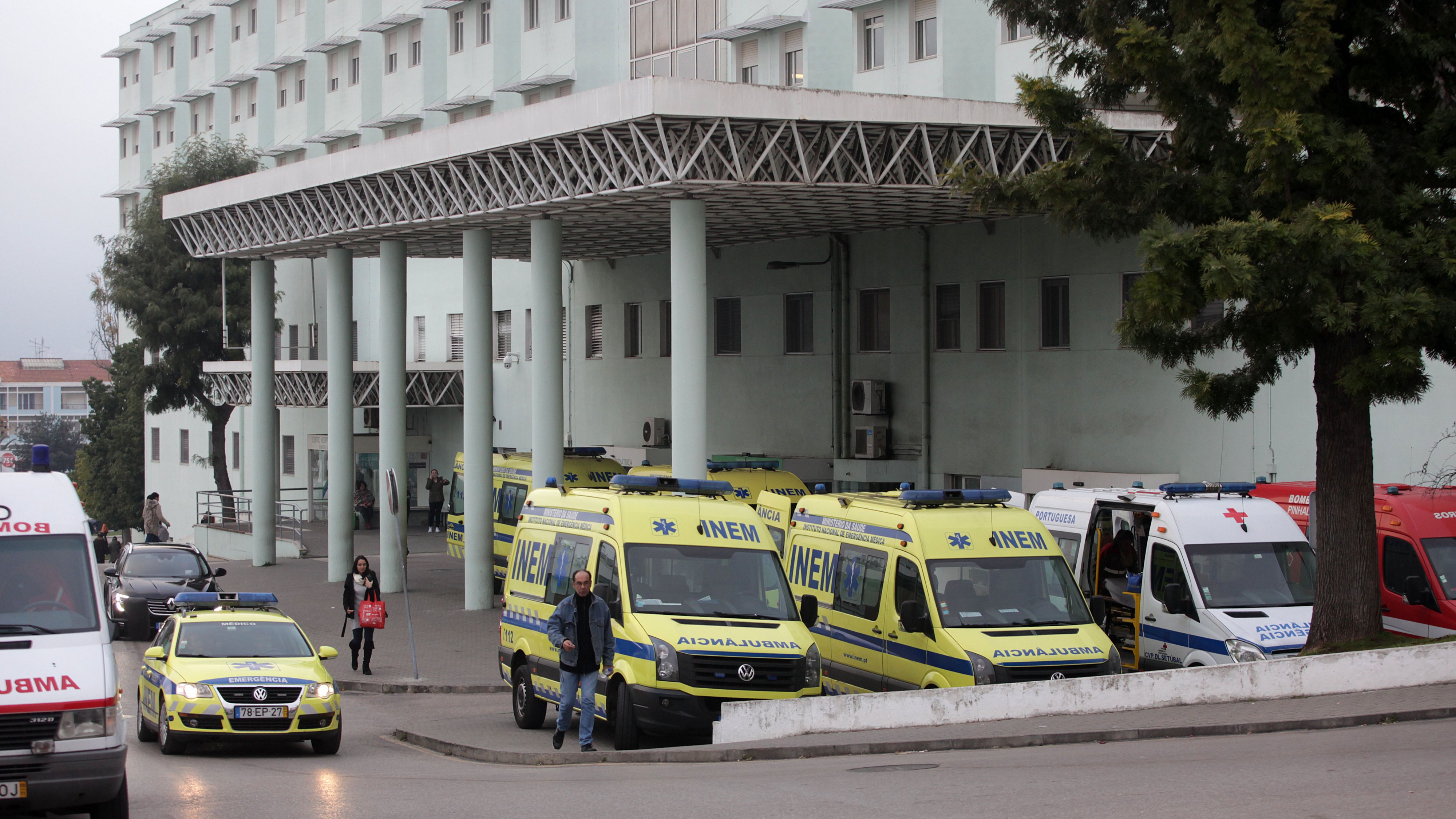 Nos últimos dias, o Serviço de Urgência de Ginecologia/Obstetrícia do Hospital de São Bernardo também registou dificuldades no atendimento de doentes, mas no último domingo aquele serviço já estava a funcionar normalmente