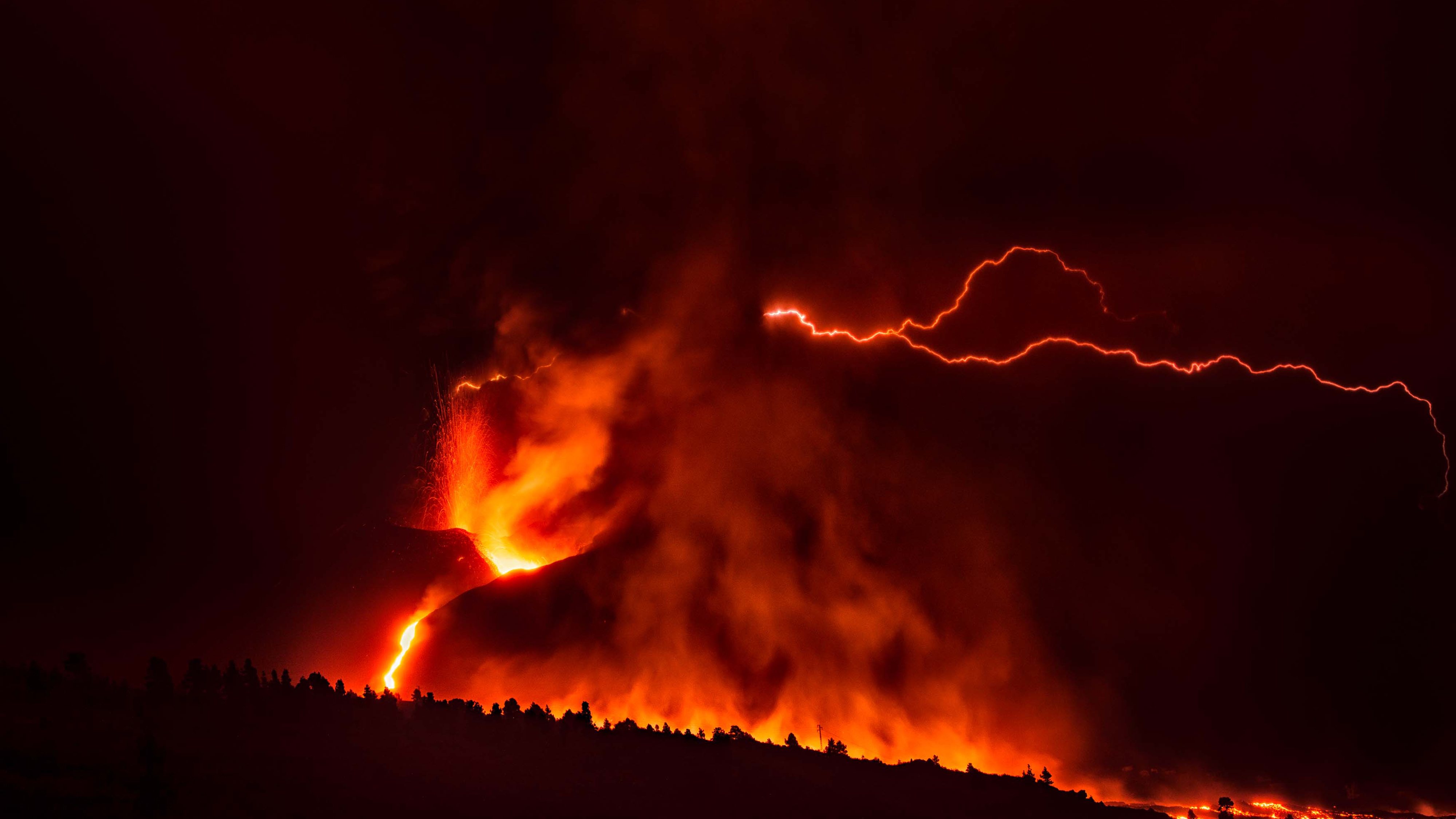 Volcanic Ray Over The Main Cone On La Palma.