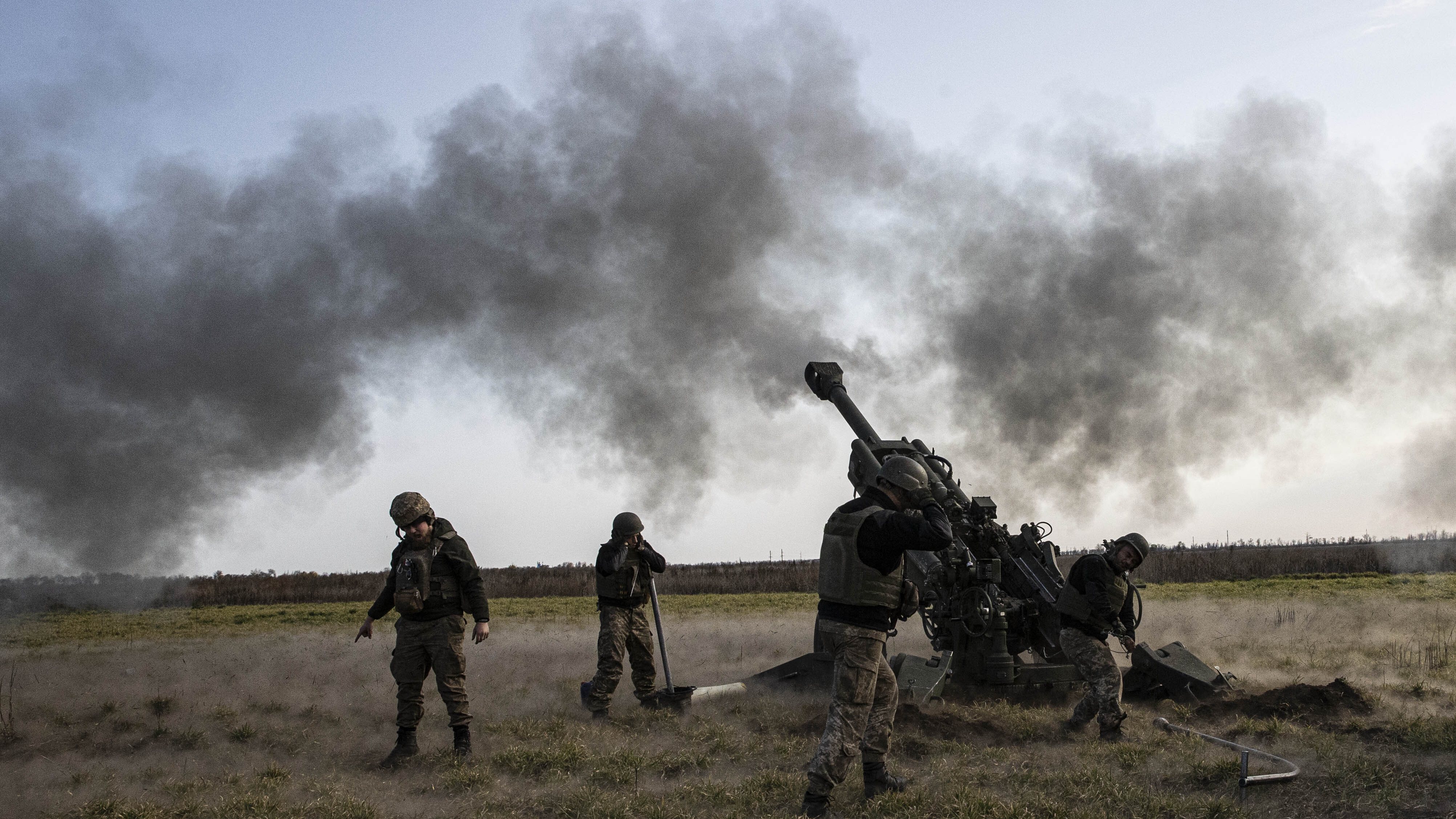 Artillery units stationed on the Kherson fronts provide intense fire support to the Ukrainian army
