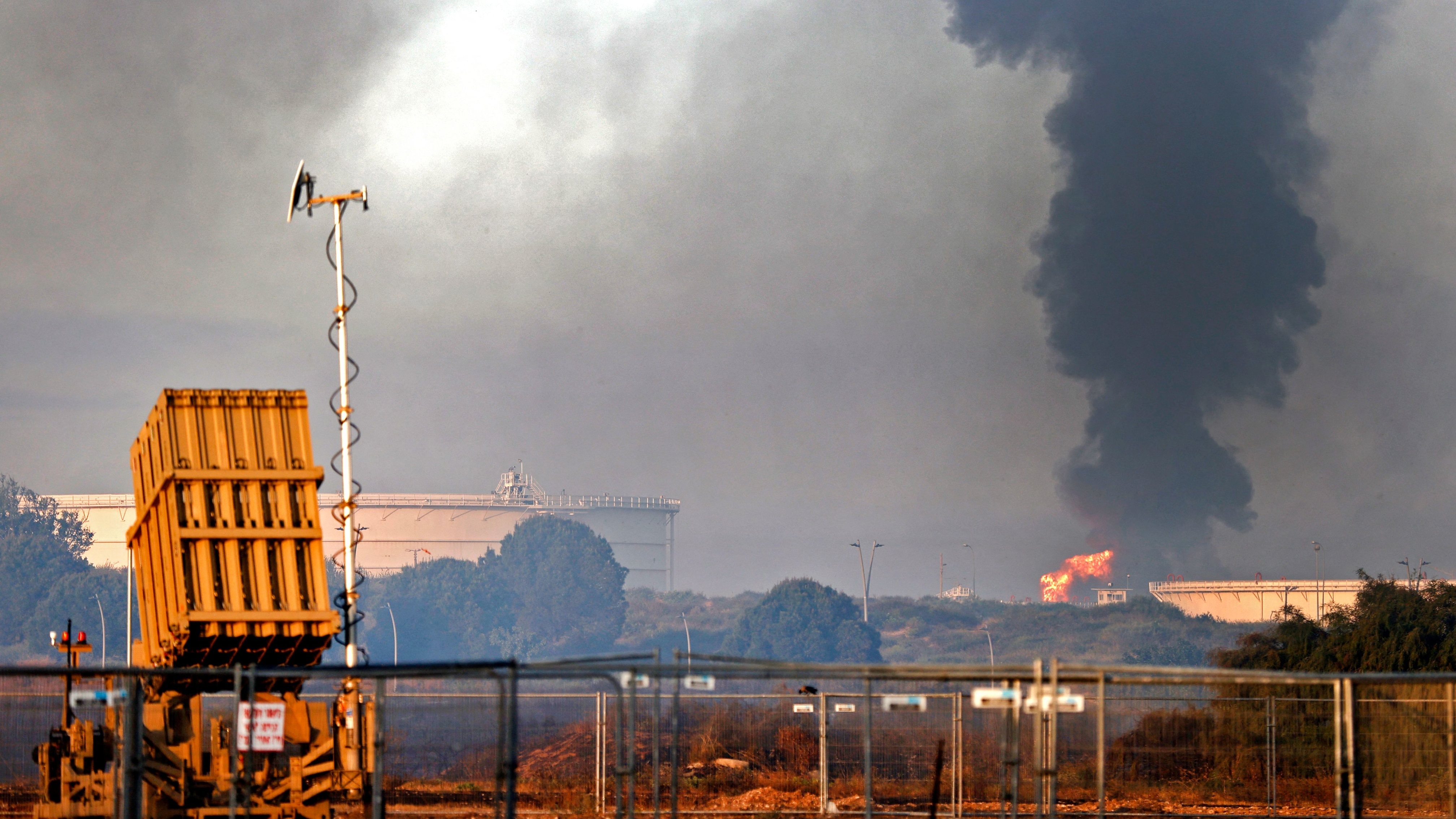 PALESTINIAN-ISRAEL-CONFLICT-REFINERY