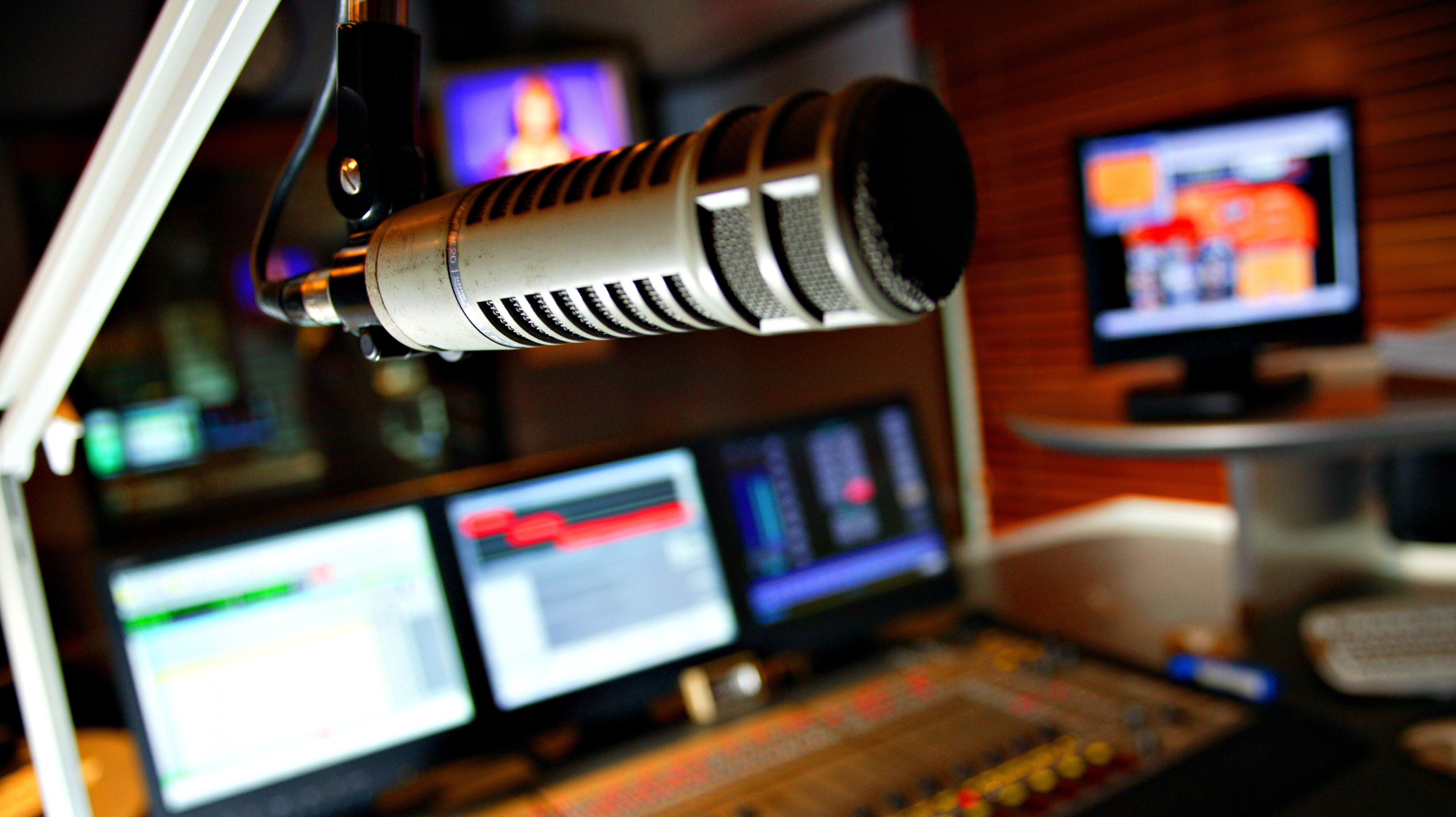 Uma imagem genérica de um estúdio de rádio