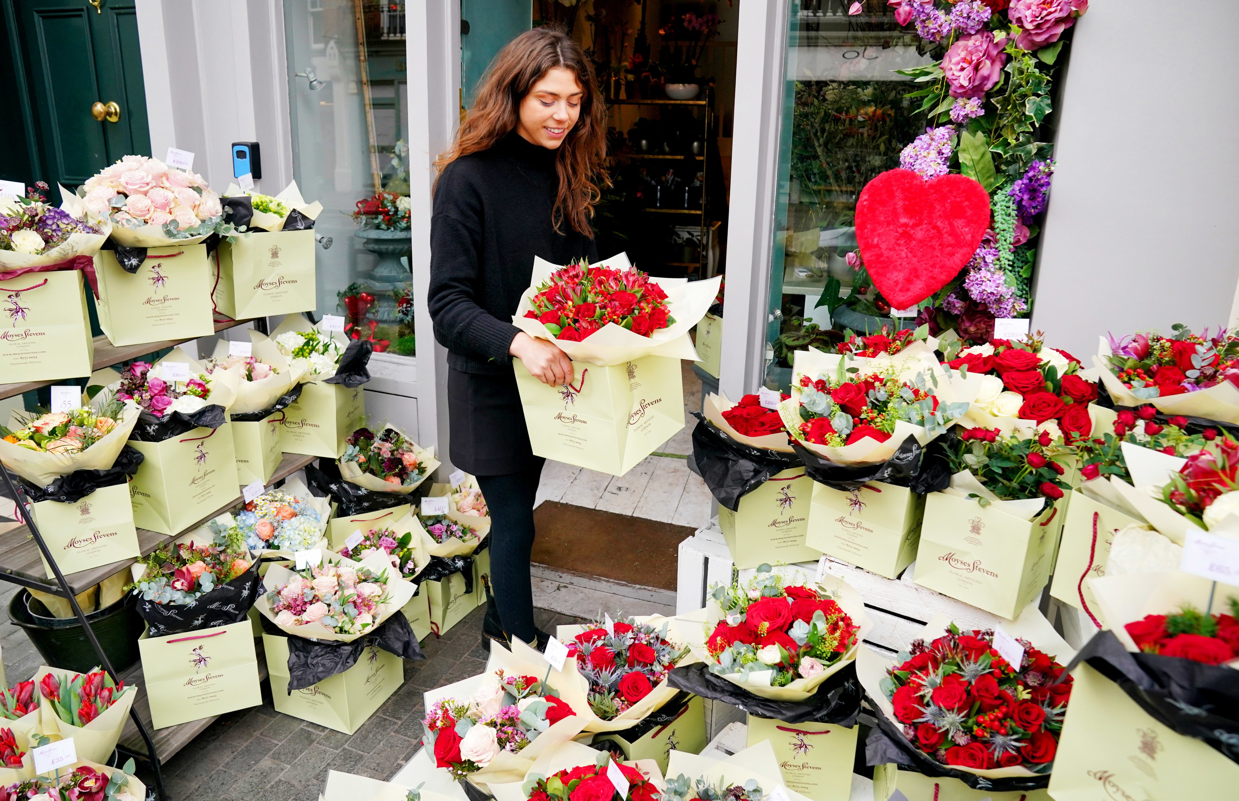 Celebração do Dia de São Valentim, também conhecido como Dia dos Namorados, em Londres, Inglaterra