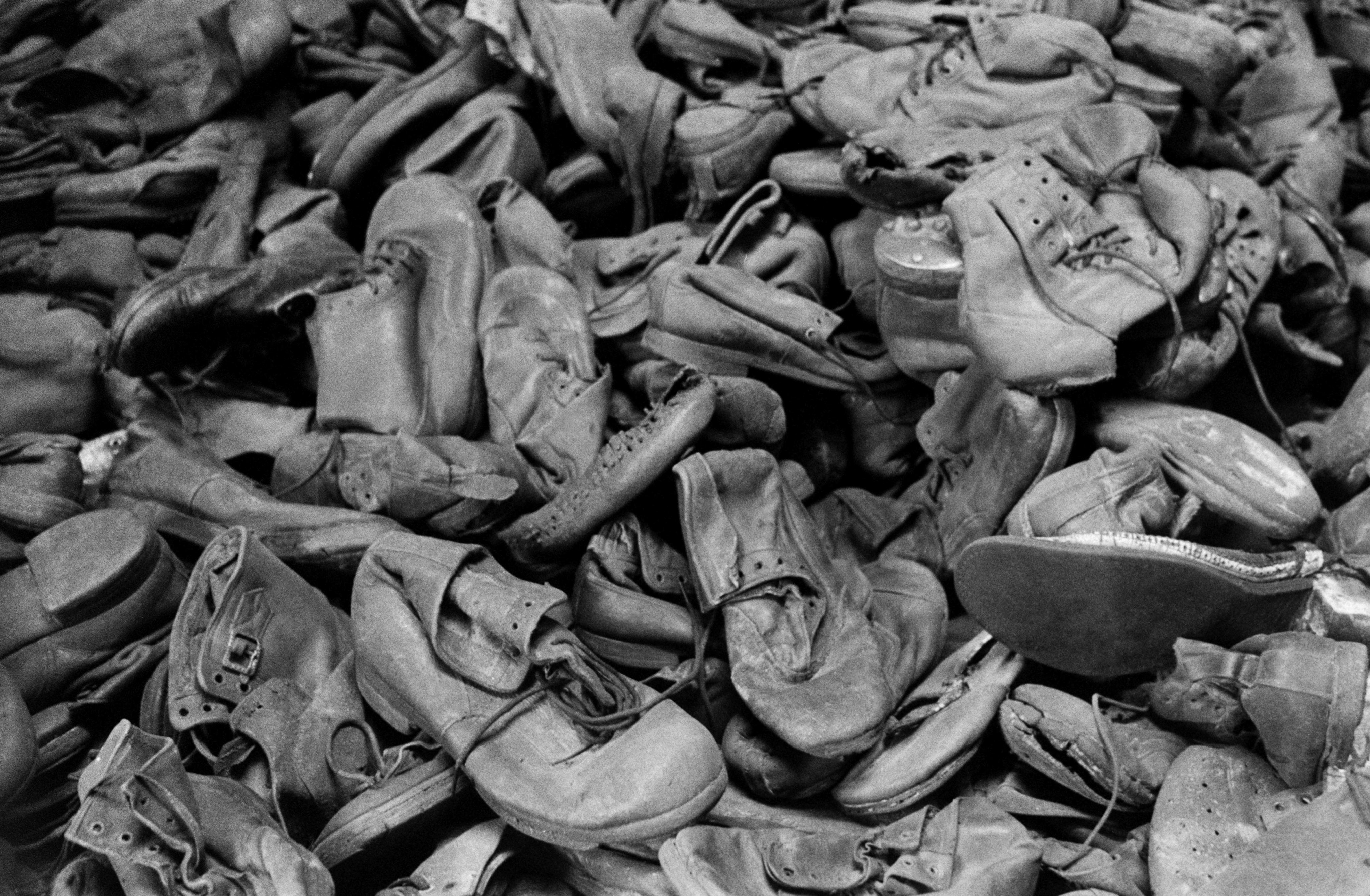 Sapatos dos judeus mortos, em Auschwitz