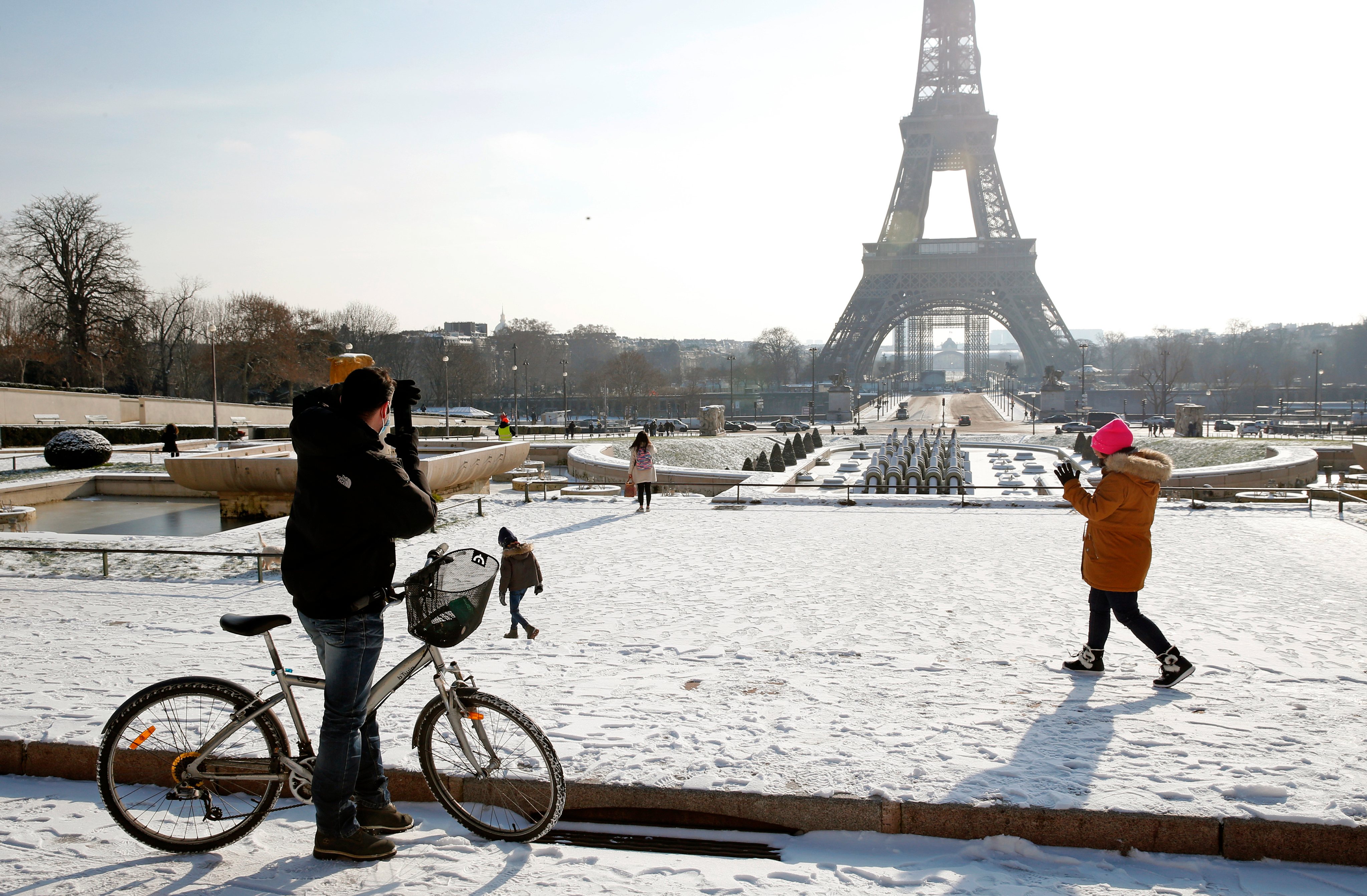 Snow Dusts Paris Region