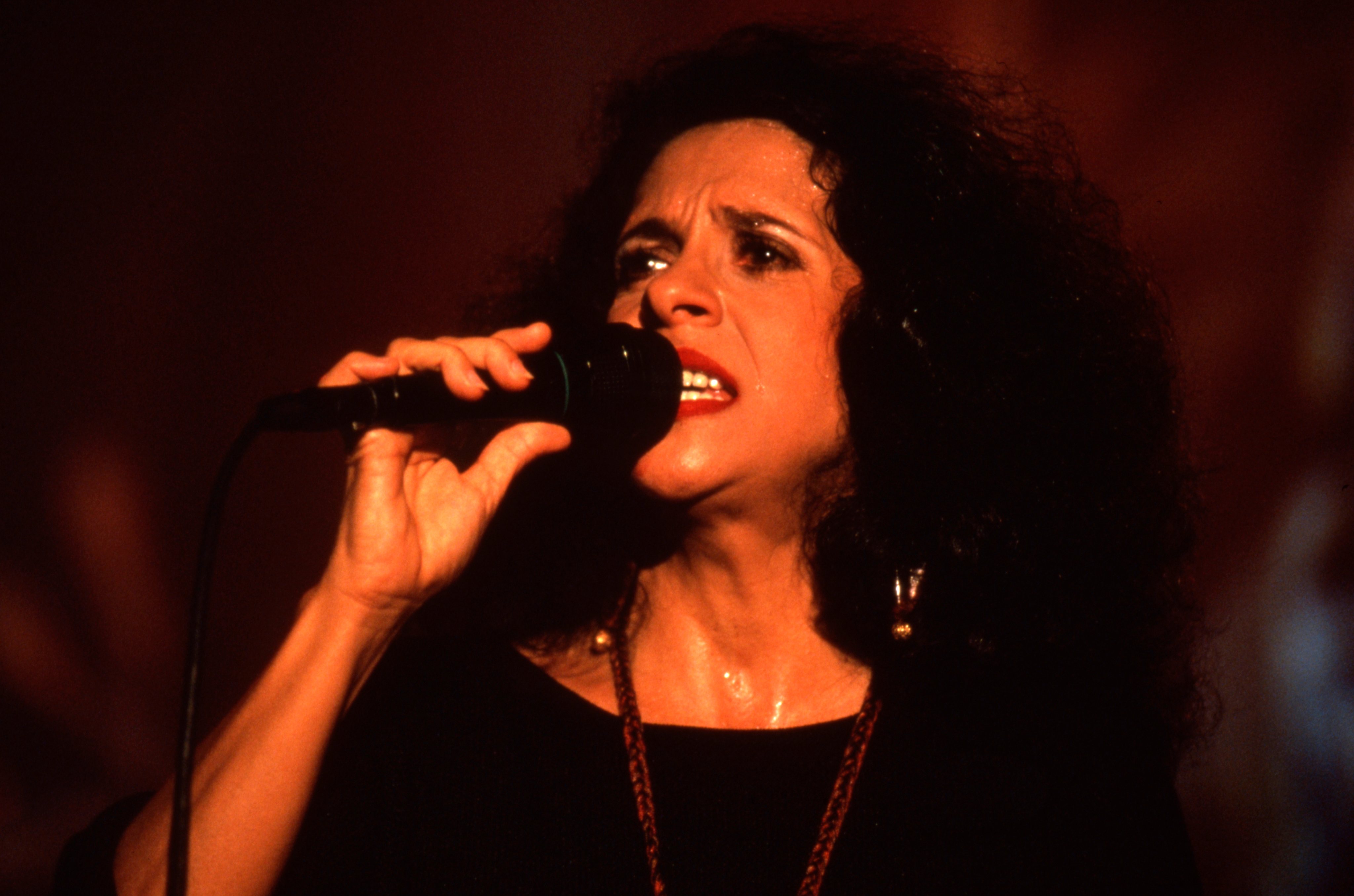 Gal Costa en concert en 1996