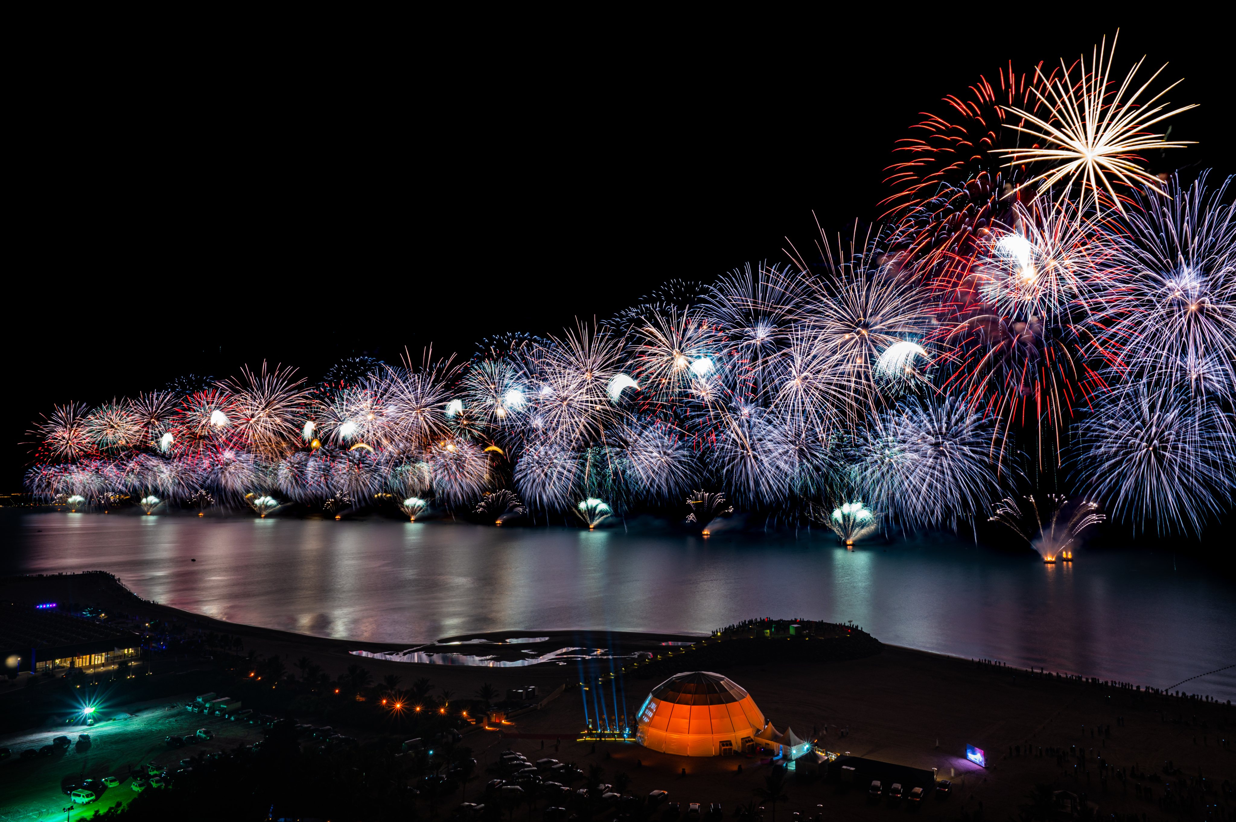RAK NYE 2022 – Guinness World Record Fireworks Display On  Al Marjan Island