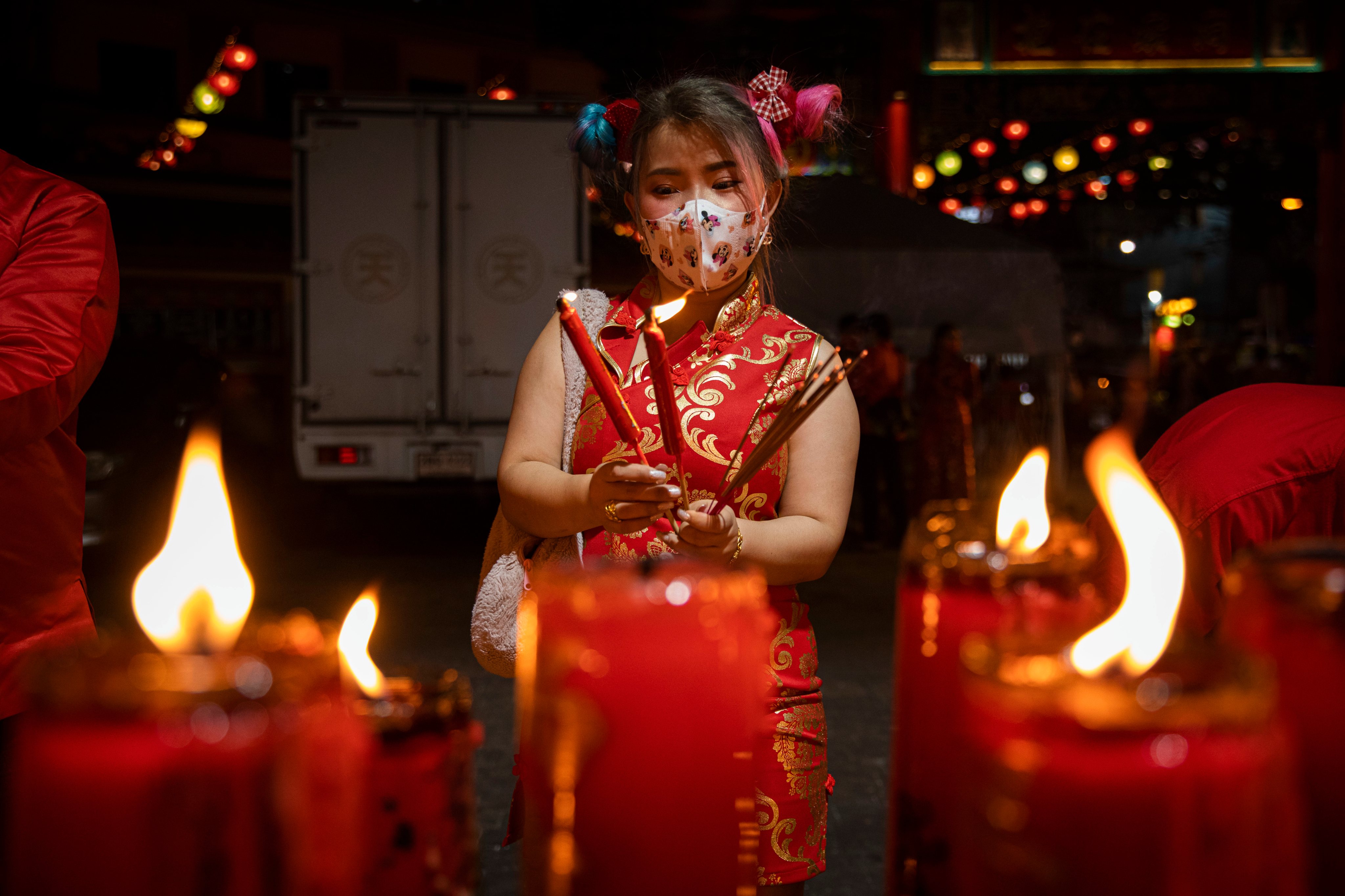 Preparativos para a celebração do Ano Novo Chinês na Tailândia