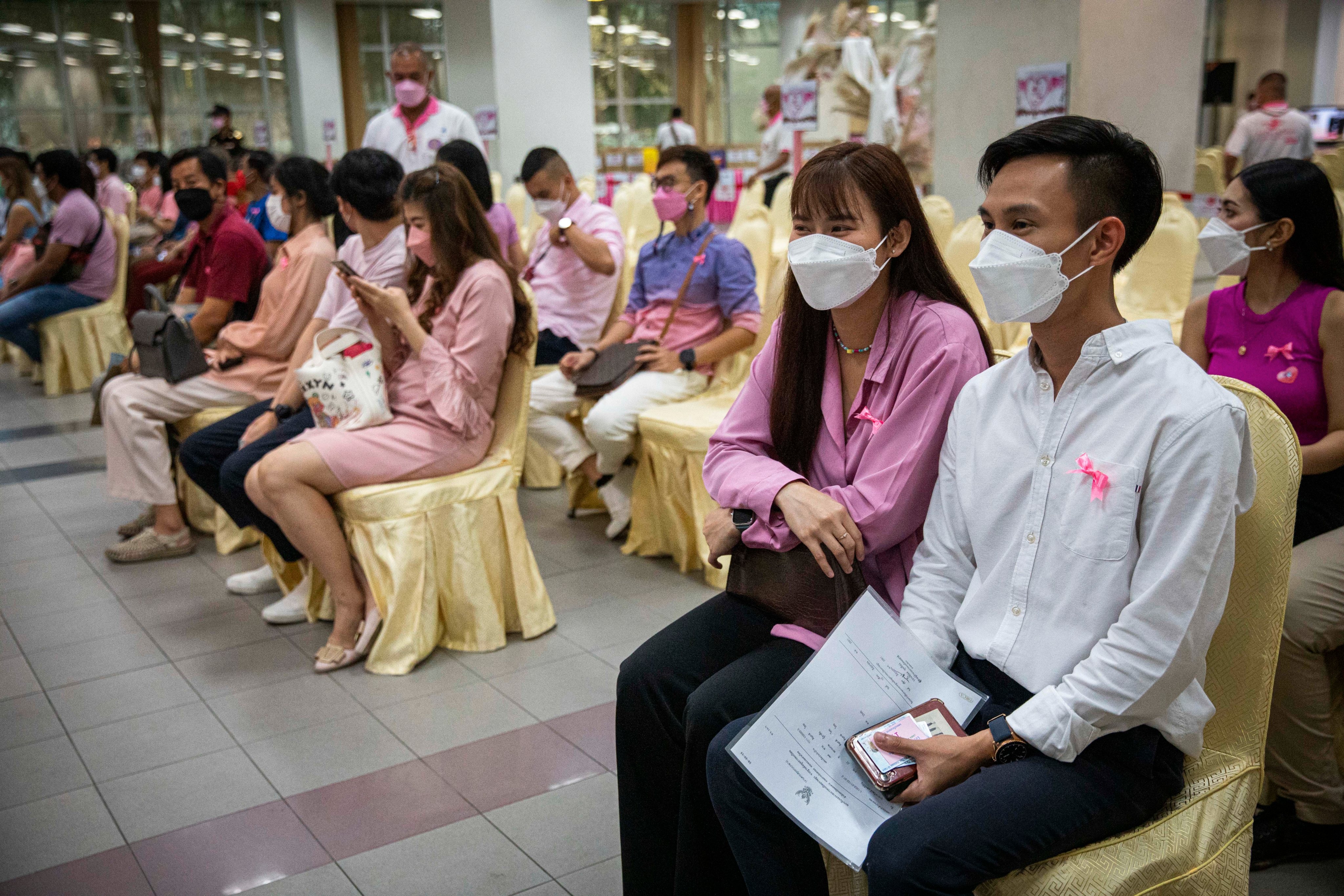 Celebração do Dia de São Valentim, também conhecido como Dia dos Namorados, em Banguecoque, na Tailândia, onde casais contraem matrimónio neste dia