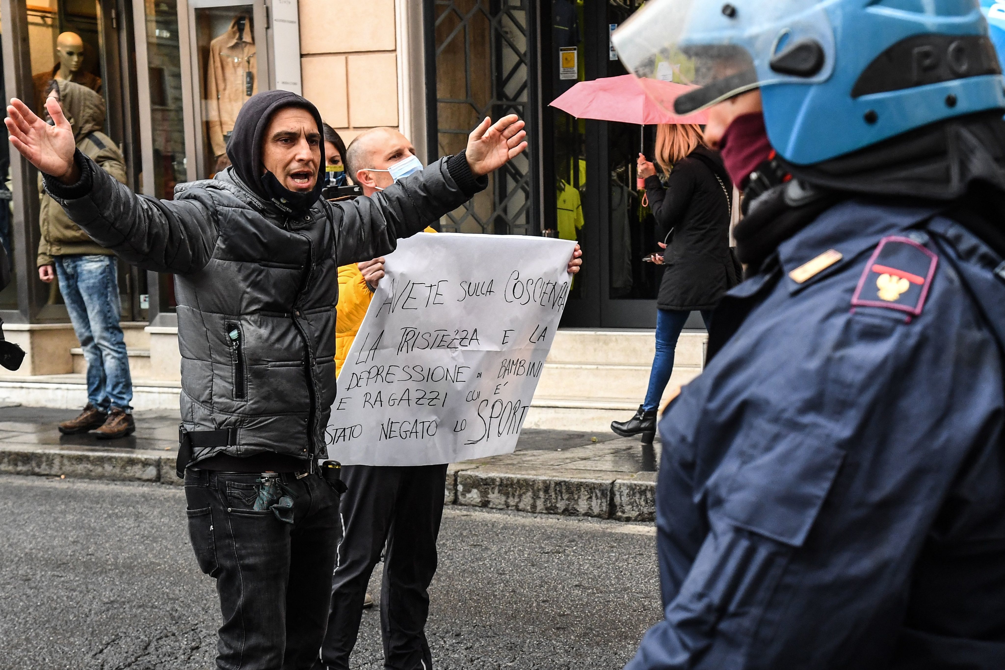 ITALY-HEALTH-VIRUS-ECONOMY-PROTEST