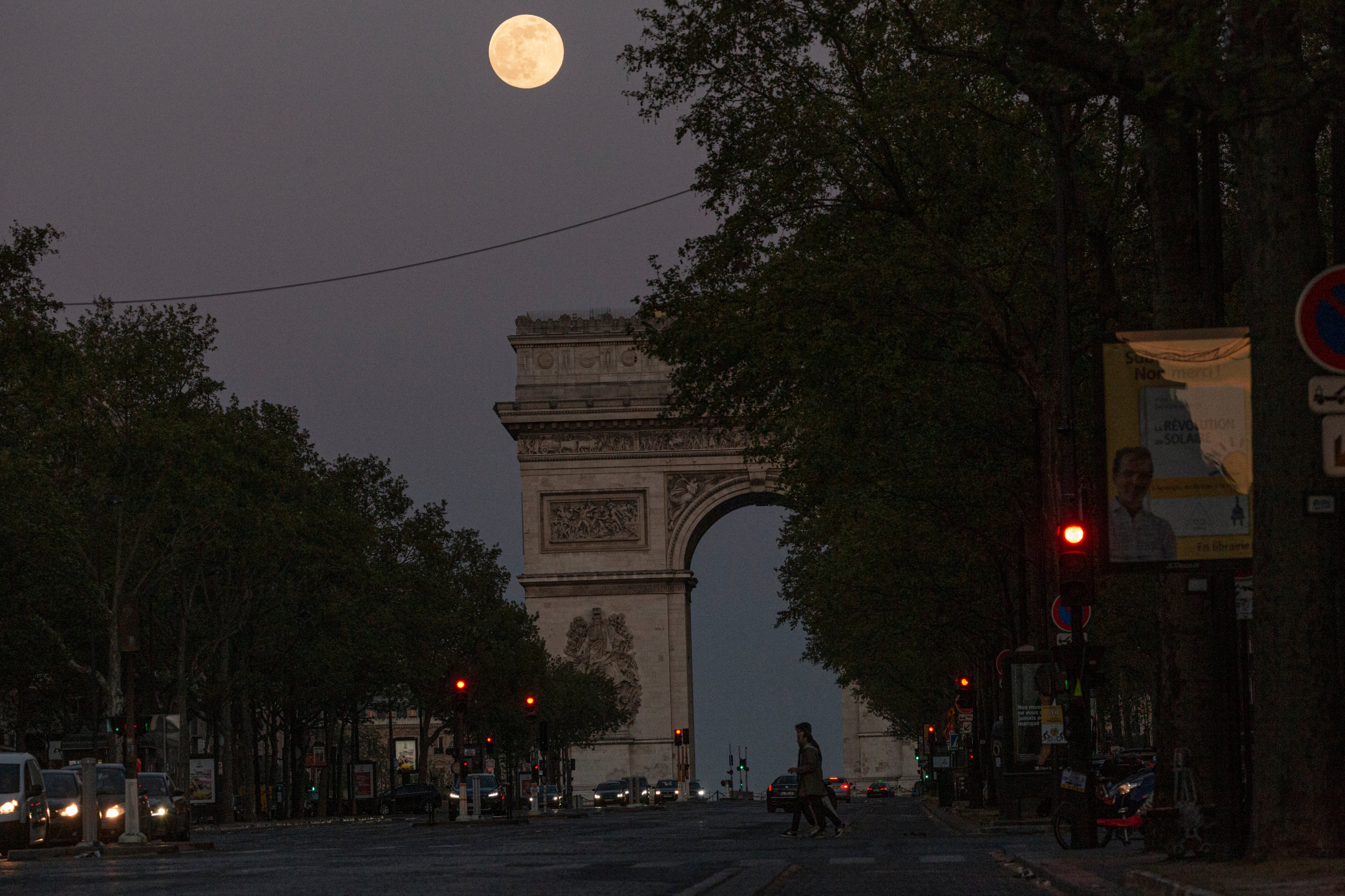 April Supermoon Shines Over Paris