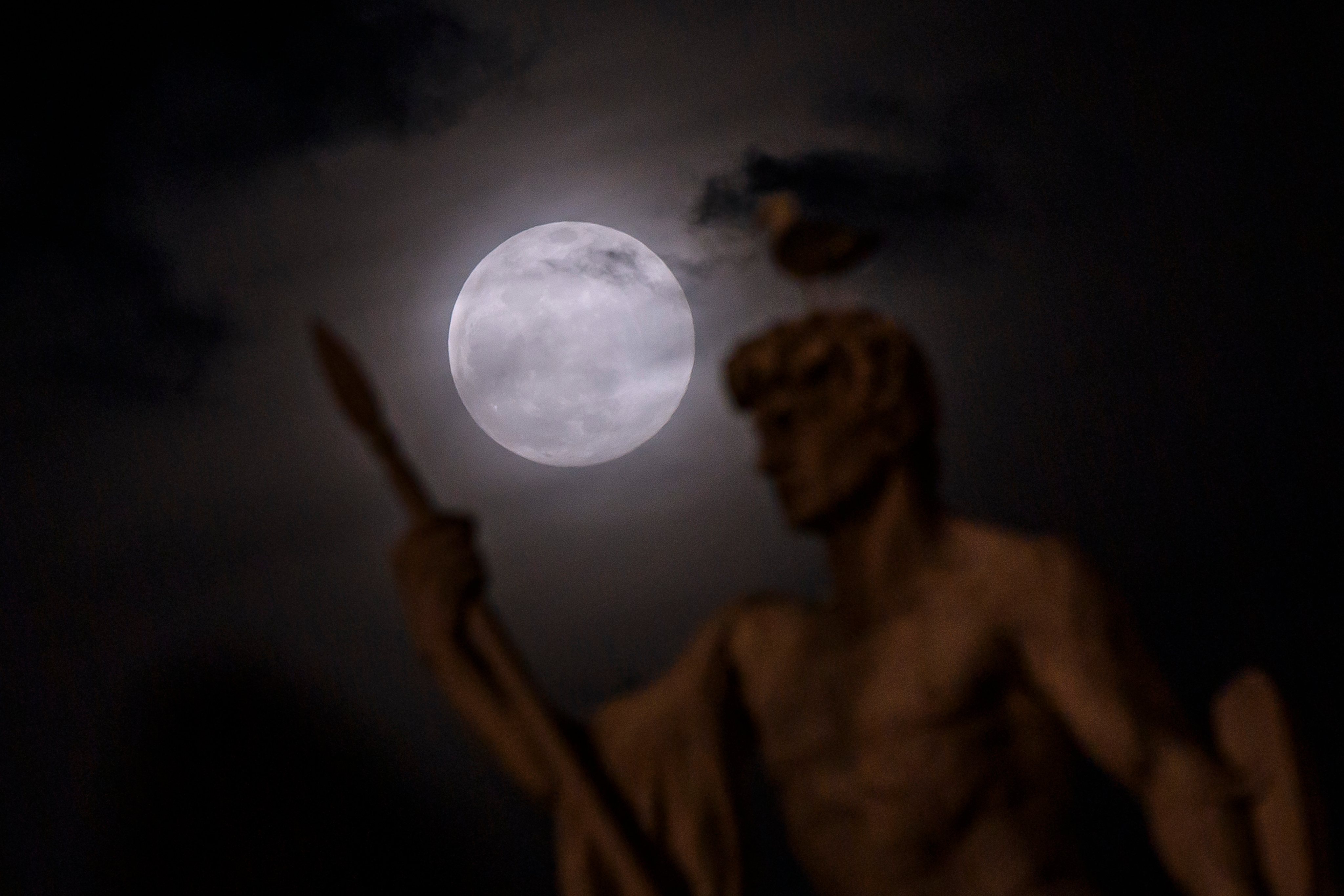 April&#039;s Full Moon In Rome