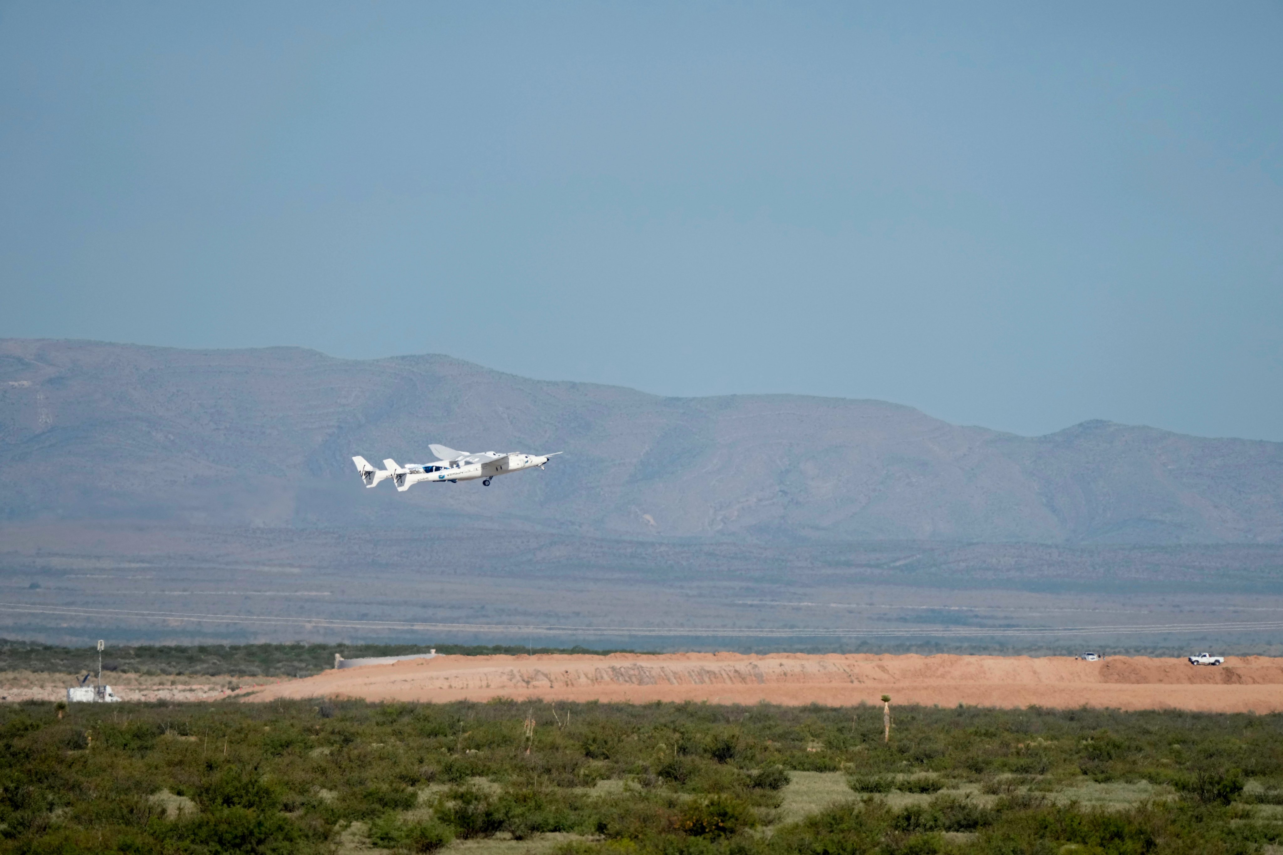 Virgin Galactic&#039;s Space Plane VSS Unity Launches Richard Branson To Edge Of Space From New Mexico